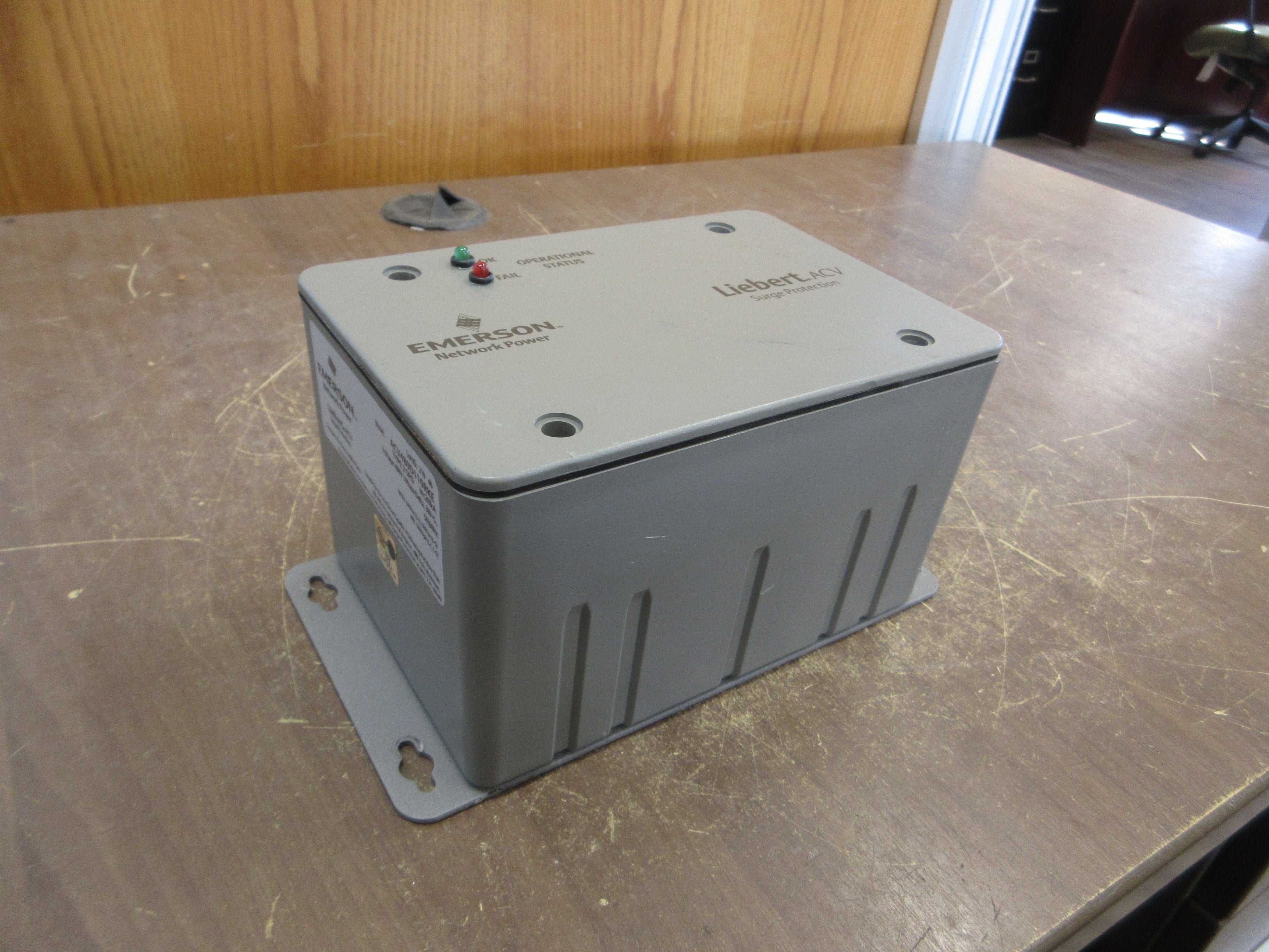 Emerson Liebert ACV Surge Suppressor ACV480D110RKE 480V 3Ph 50/60Hz Used