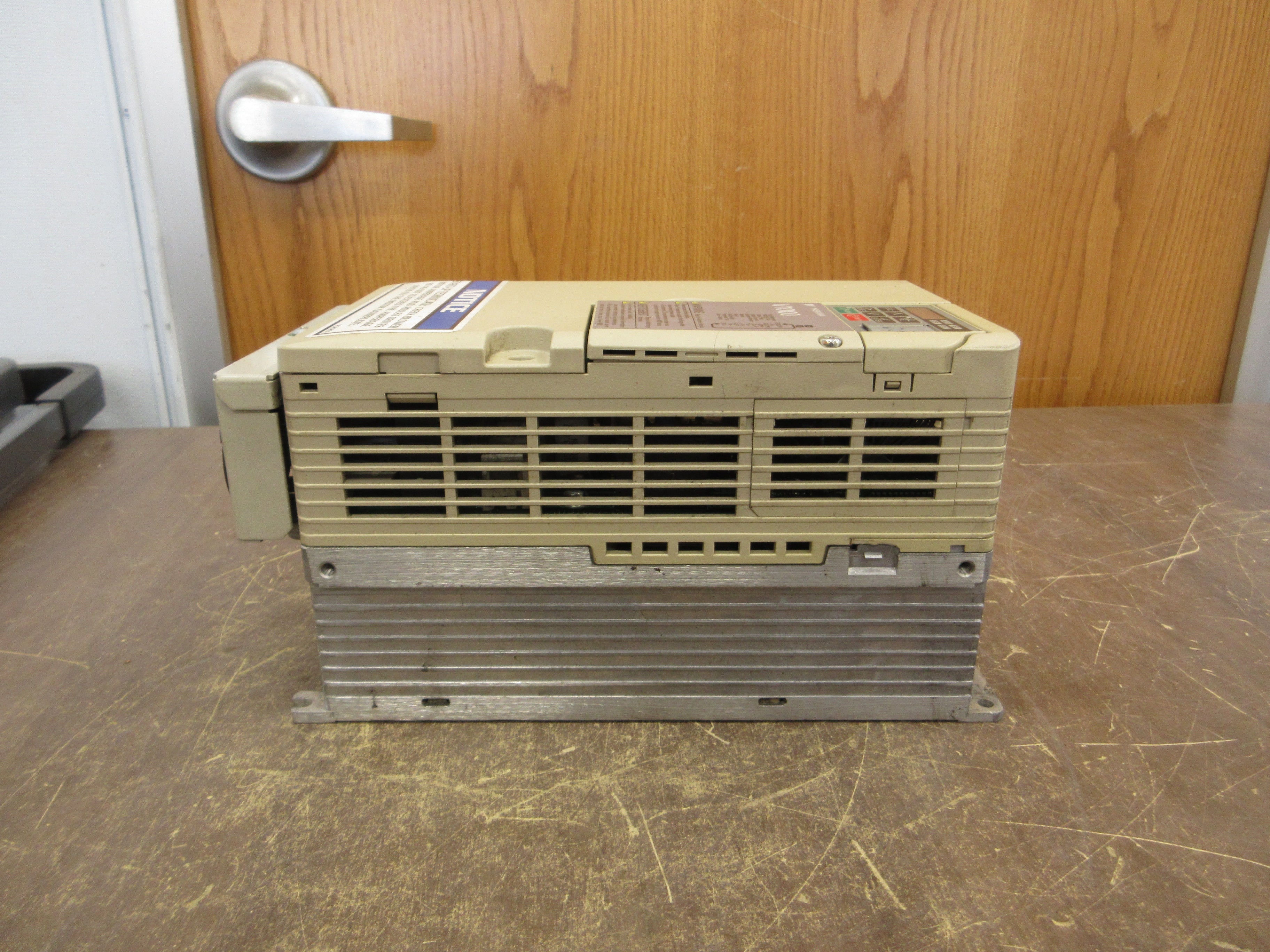 Yaskawa V1000 AC Drive CIMR-VU4A0023FAA Rev. A 10HP 3Ph Used