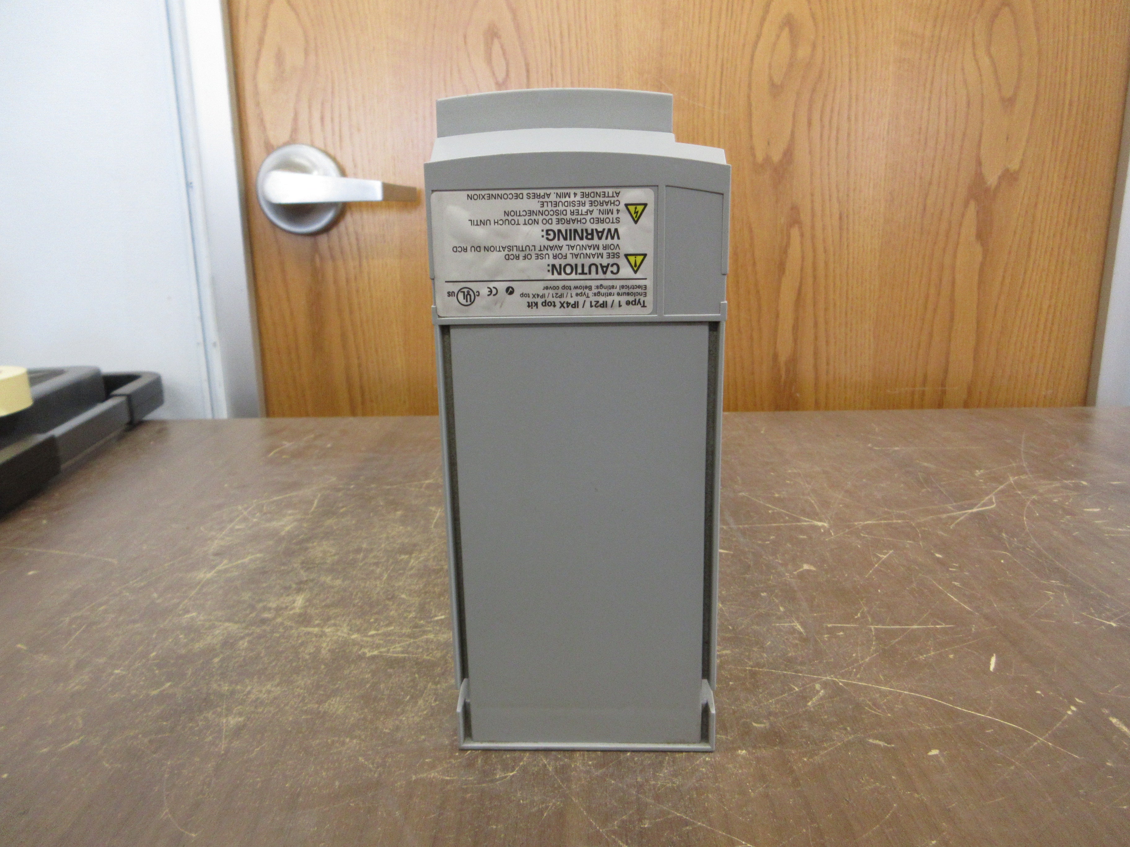 Danfoss VLT AC Drive 131F0668 5HP 3Ph w/ Keypad *Missing (1) Cover Screw* Used