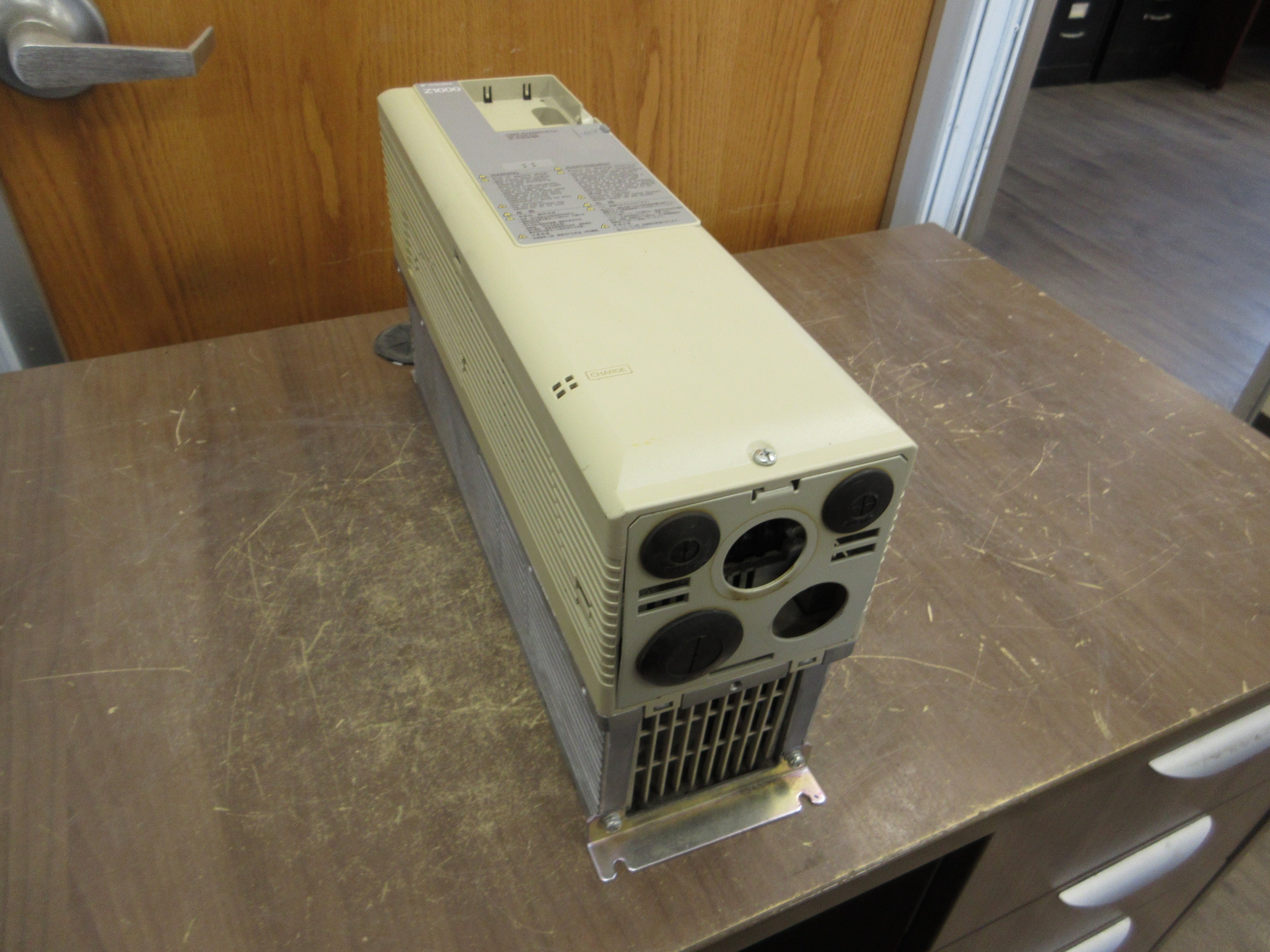 Yaskawa Z1000 AC Drive CIMR-ZU2A0024FAA 7.5HP 3Ph *No Keypad* Used