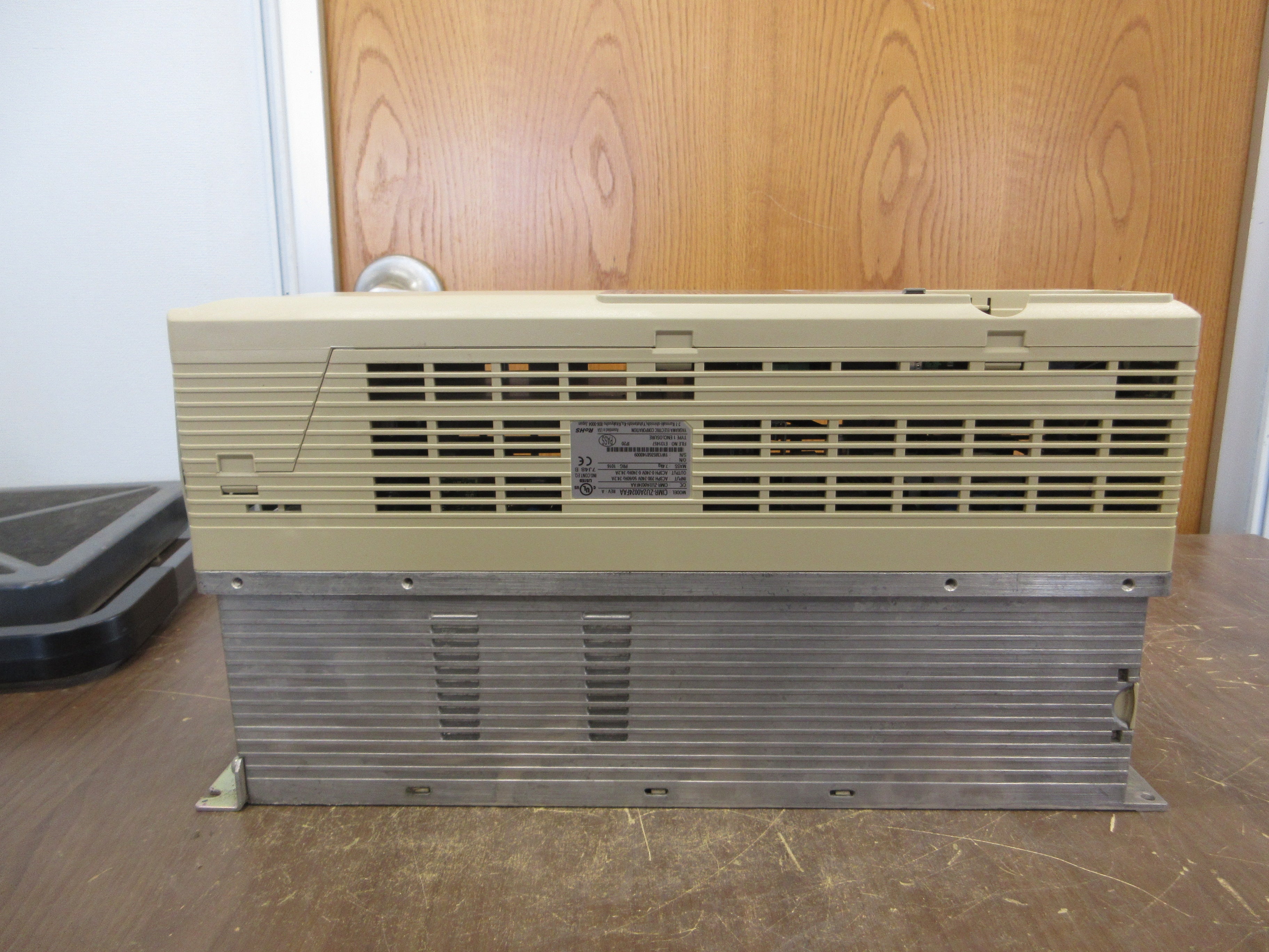 Yaskawa Z1000 AC Drive CIMR-ZU2A0024FAA 7.5HP 3Ph *No Keypad* Used