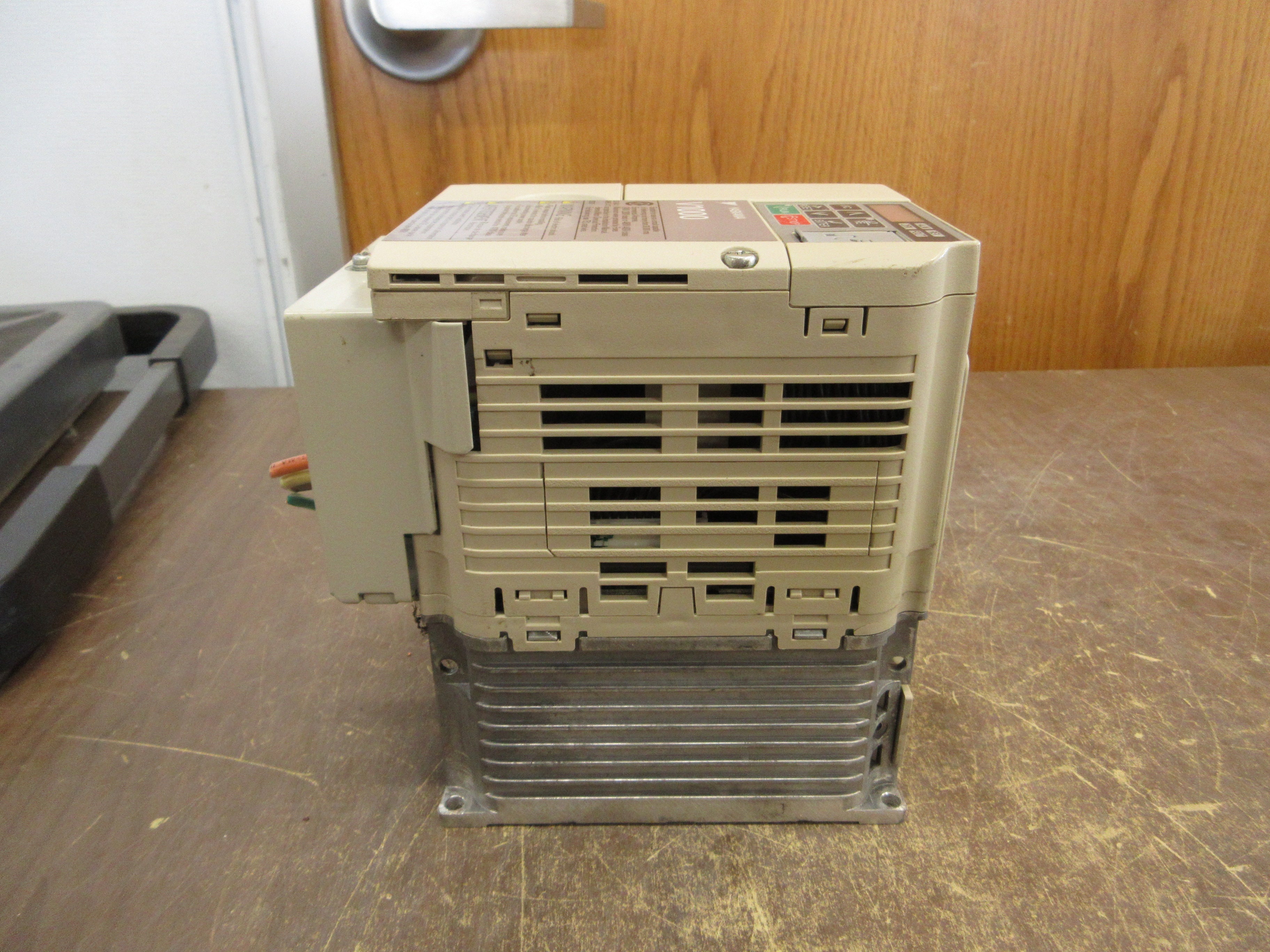 Yaskawa V1000 AC Drive CIMR-VU4A0009FAA Rev. C 5HP 3Ph Used