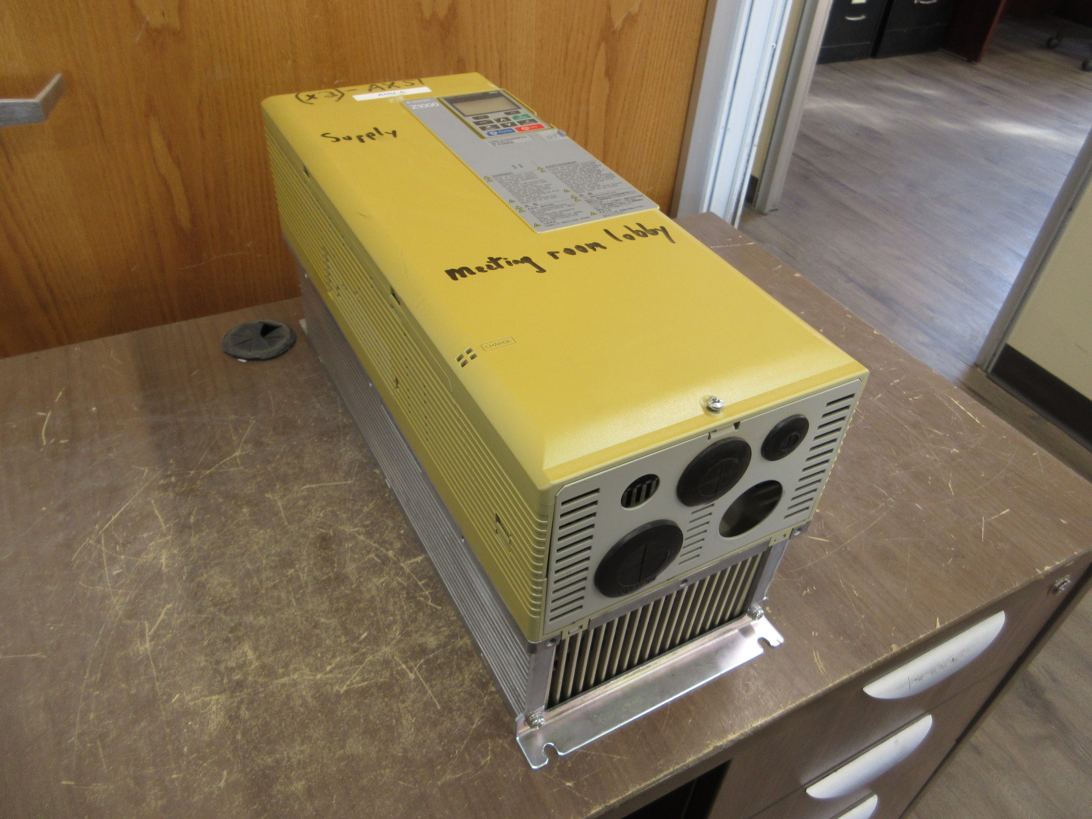 Yaskawa Z1000 AC Drive CIMR-ZU2A0046FAA Rev. A 15HP 3Ph w/ Keypad Used