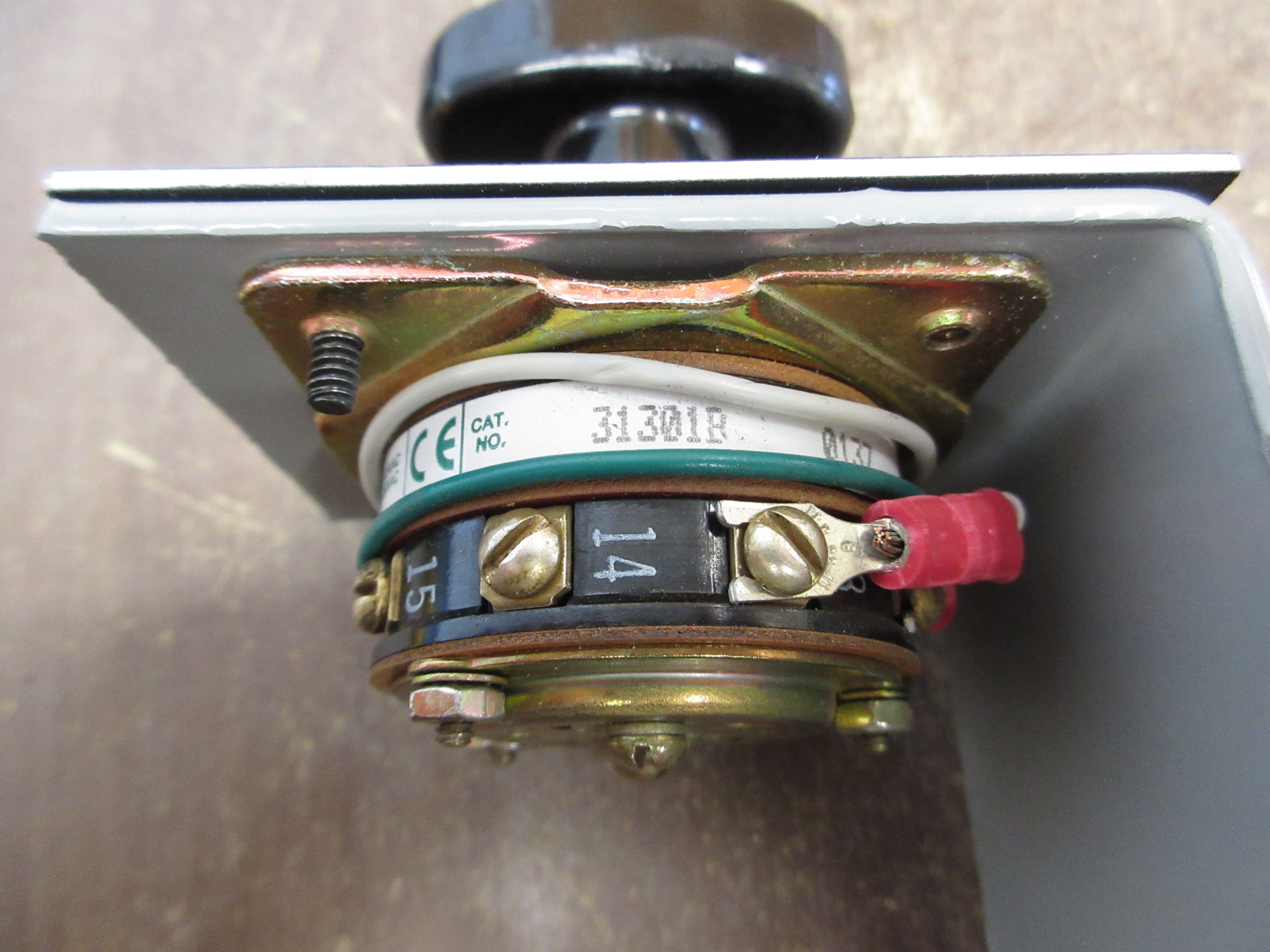 Electroswitch Sync. Mode Selector Rotary Switch 31301B *Missing (2) Screws* Used