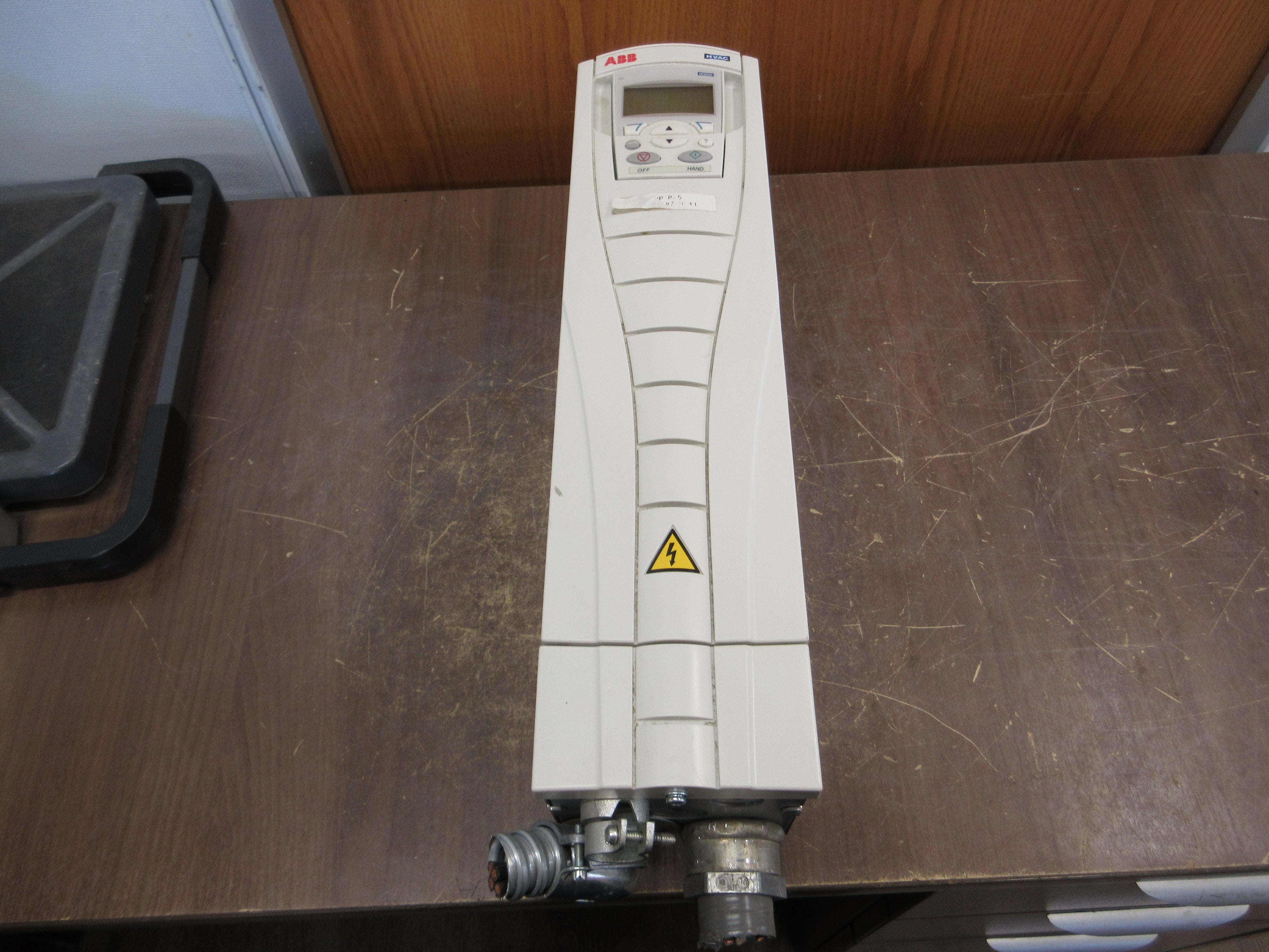 ABB ACH550 AC Drive ACH550-UH-024A-2 7.5HP w/ Keypad Used