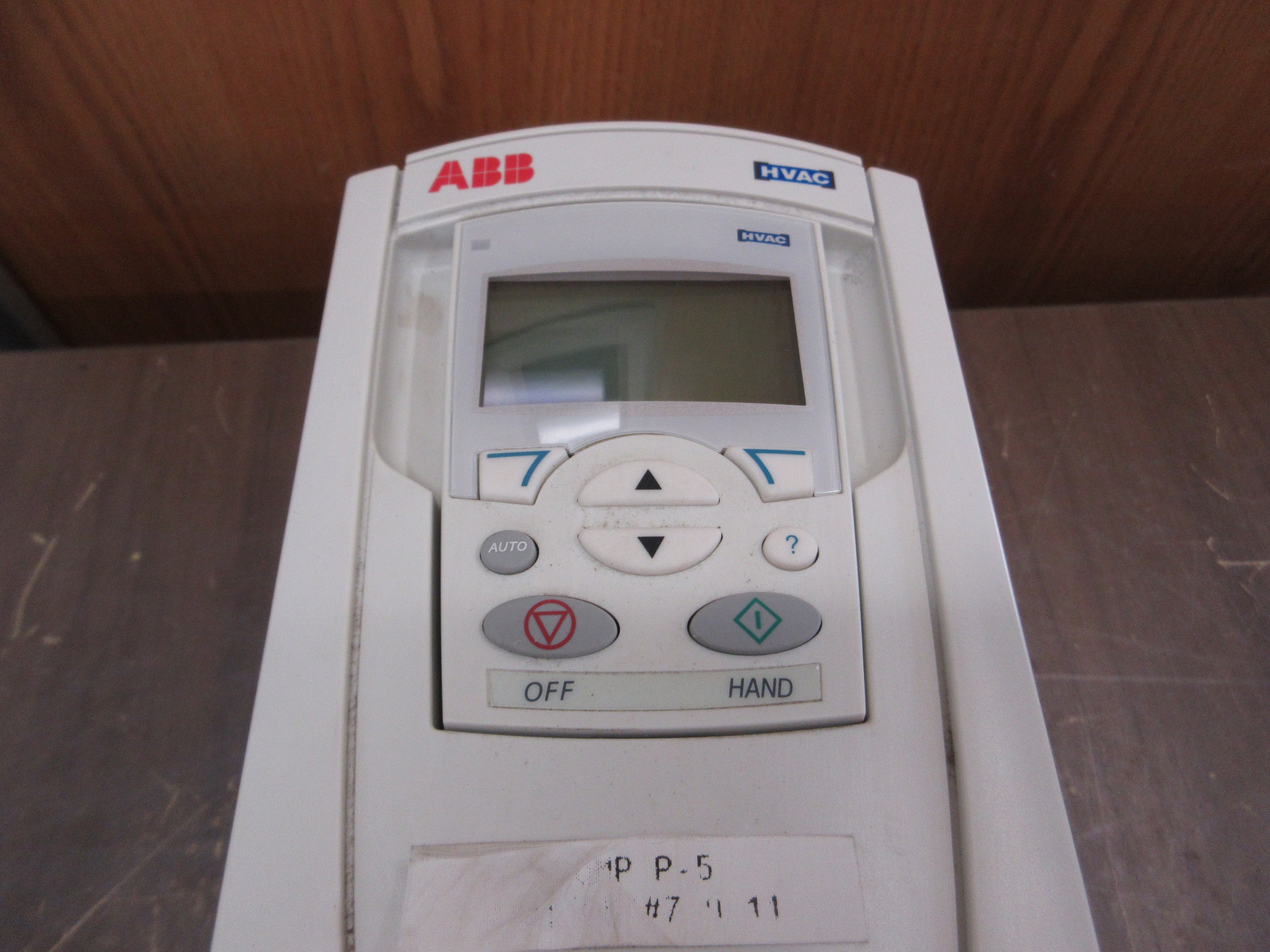 ABB ACH550 AC Drive ACH550-UH-024A-2 7.5HP w/ Keypad Used