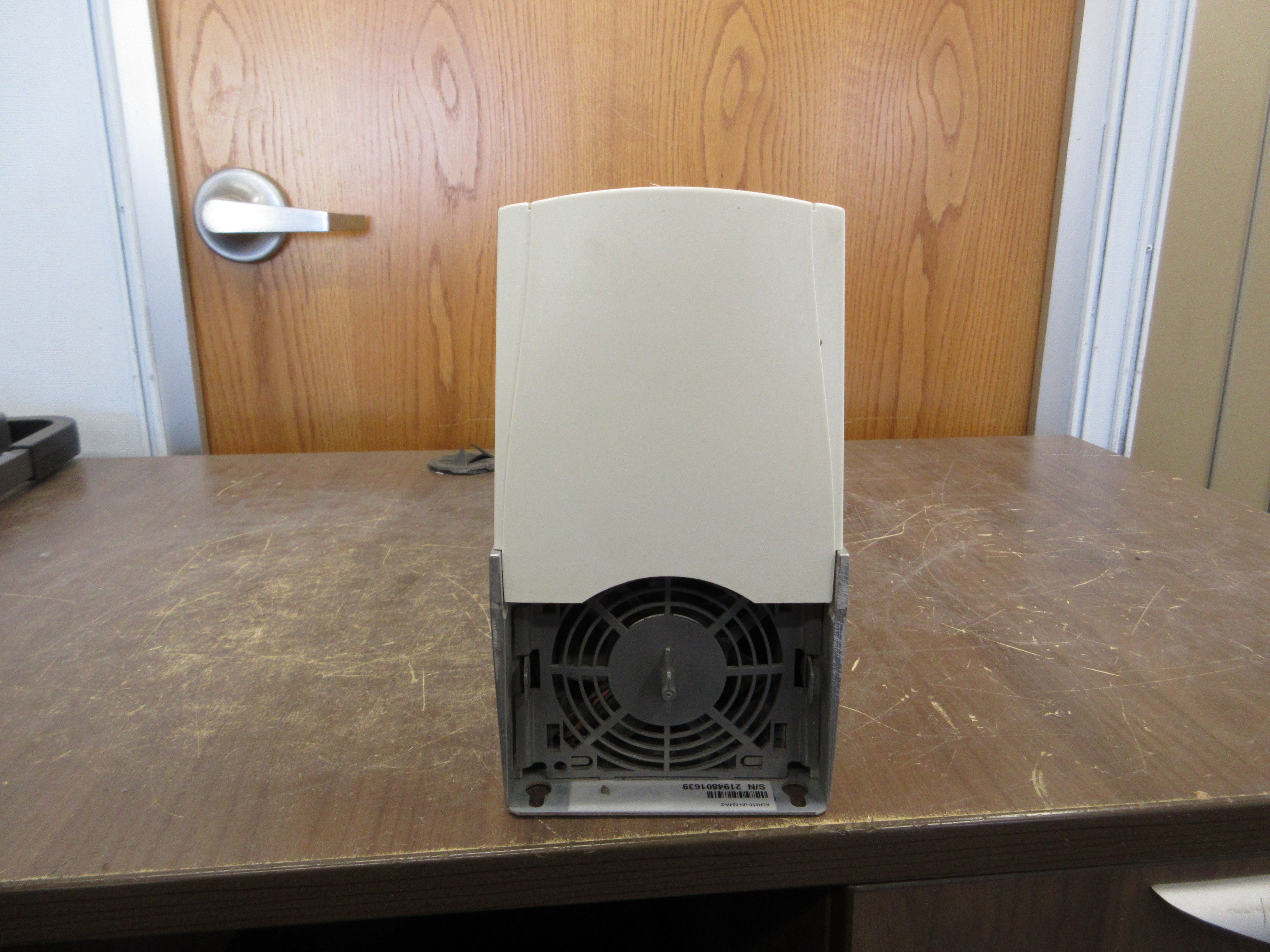 ABB ACH550 AC Drive ACH550-UH-024A-2 7.5HP w/ Keypad Used