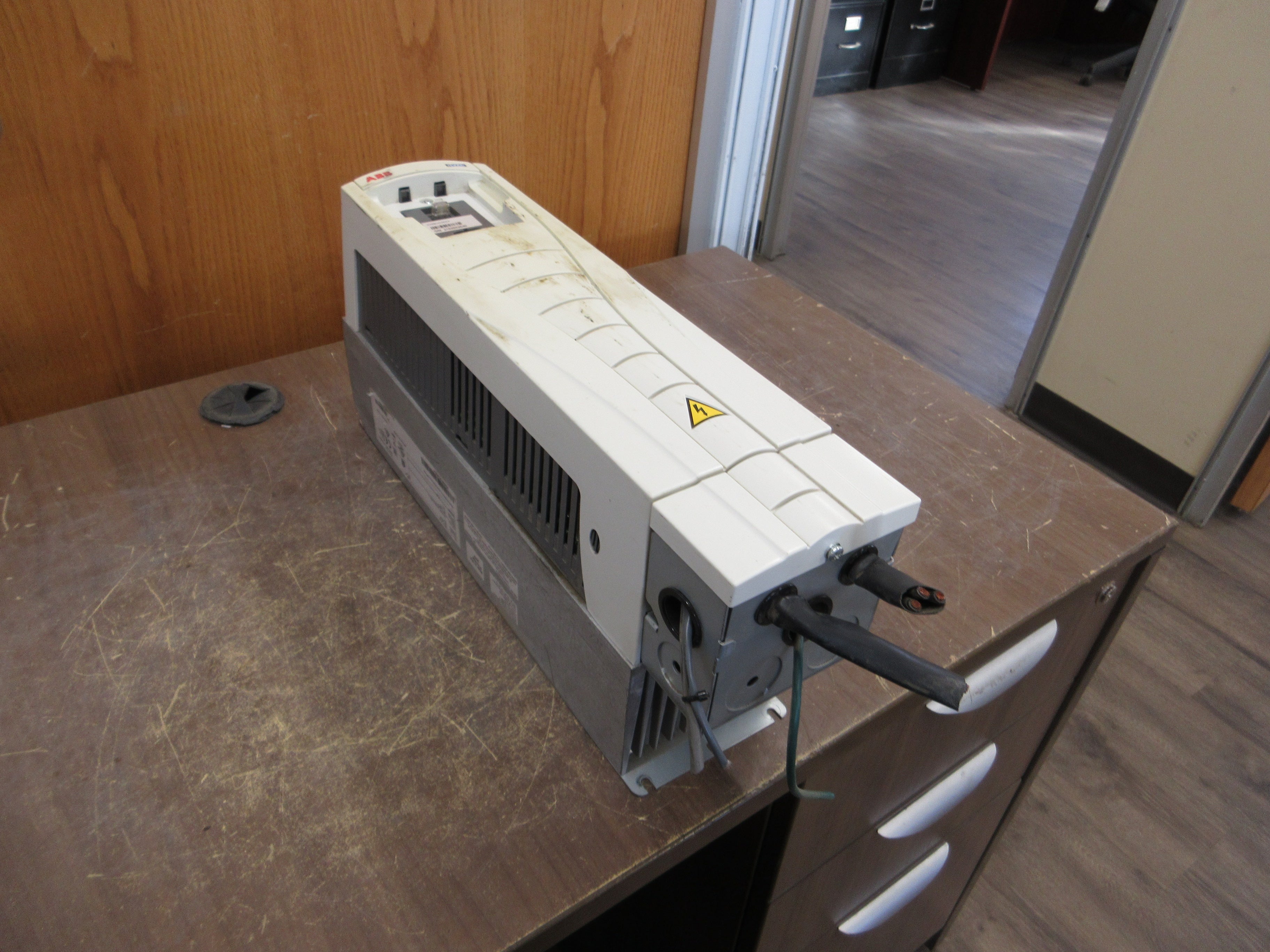 ABB ACH550 AC Drive ACH550-UH-023A-4 15HP 3Ph *No Keypad* Used