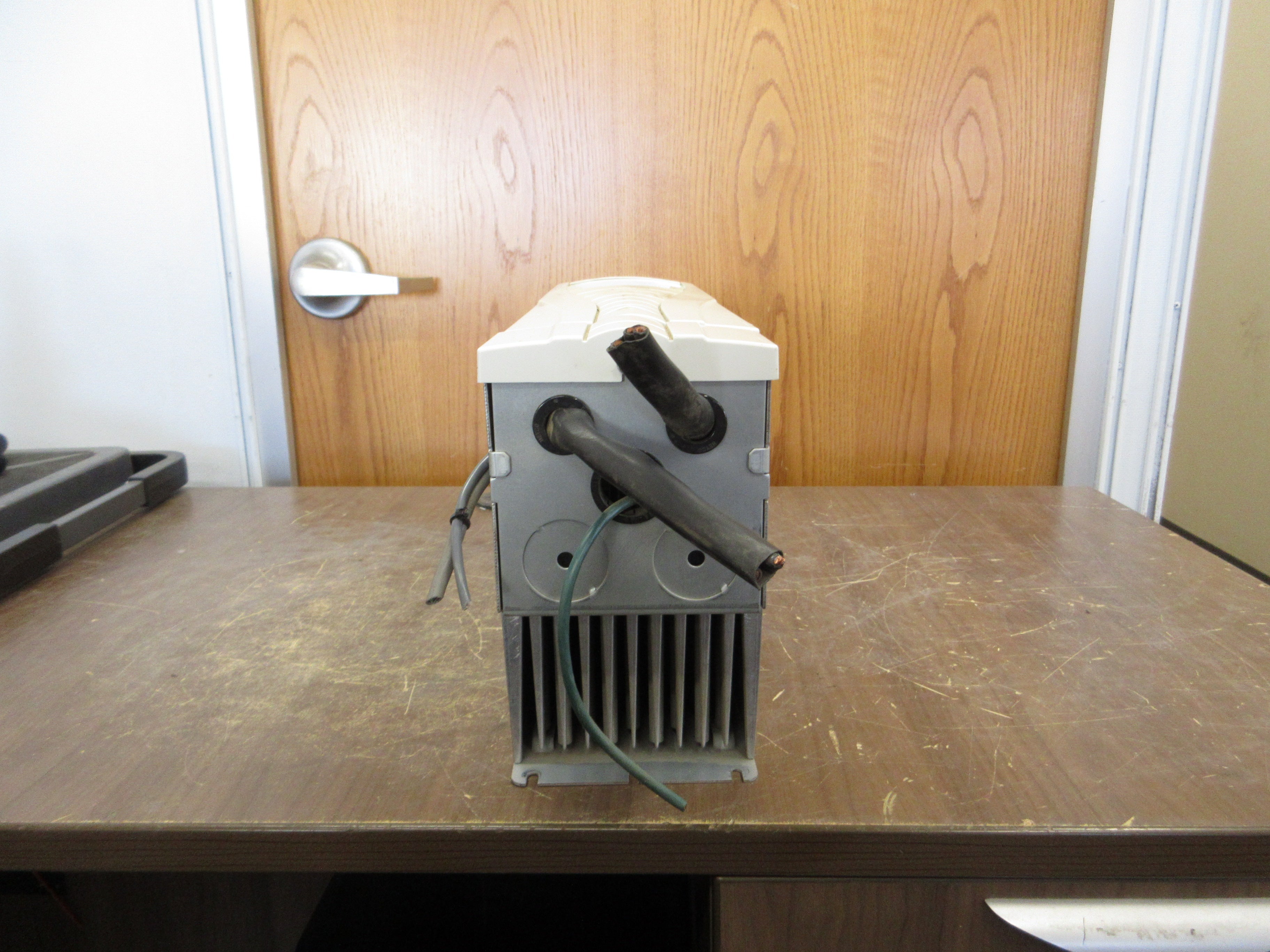 ABB ACH550 AC Drive ACH550-UH-023A-4 15HP 3Ph *No Keypad* Used