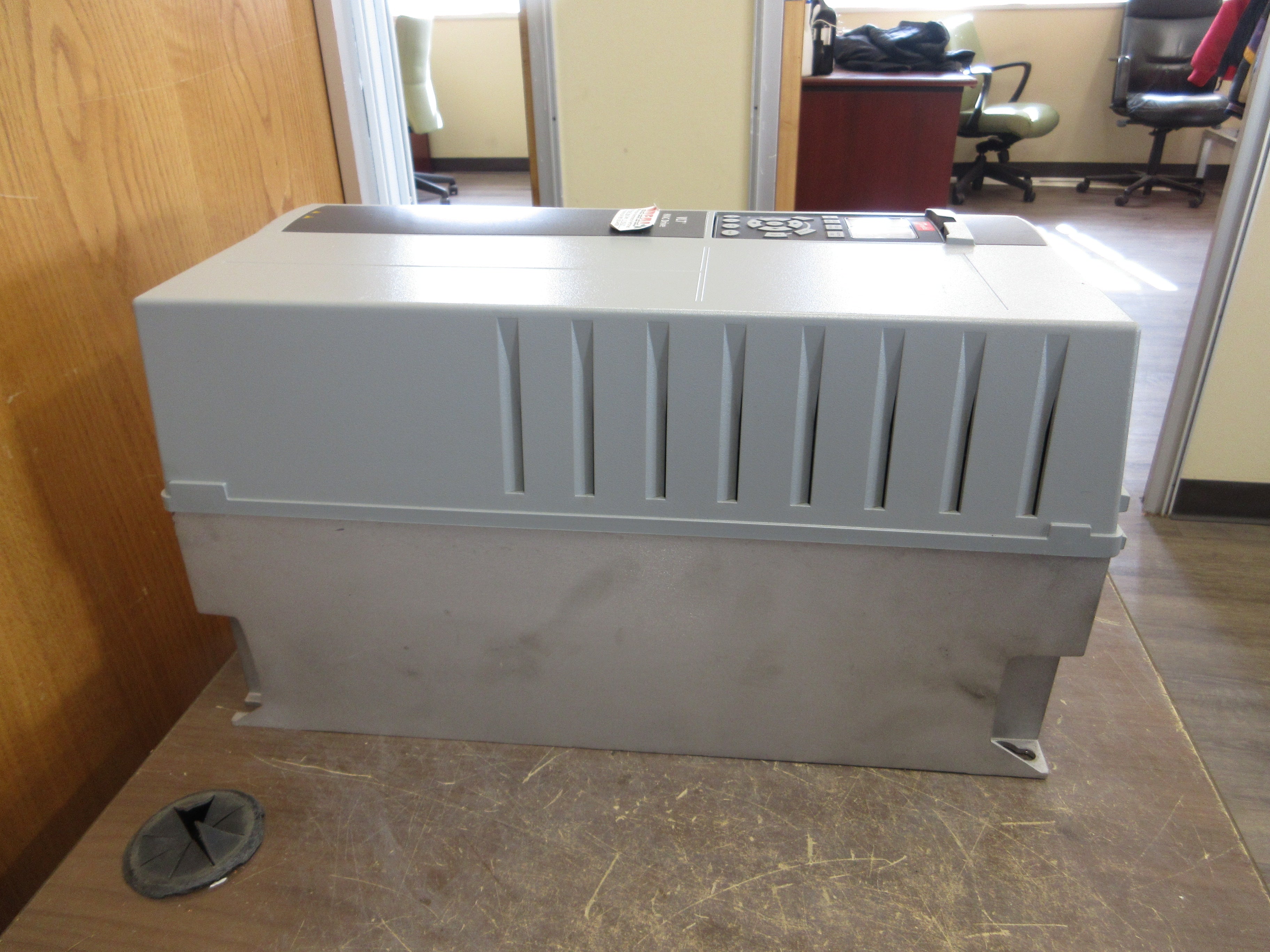 Danfoss VLT AC Drive 131B3609 15HP 3Ph w/ Keypad Used