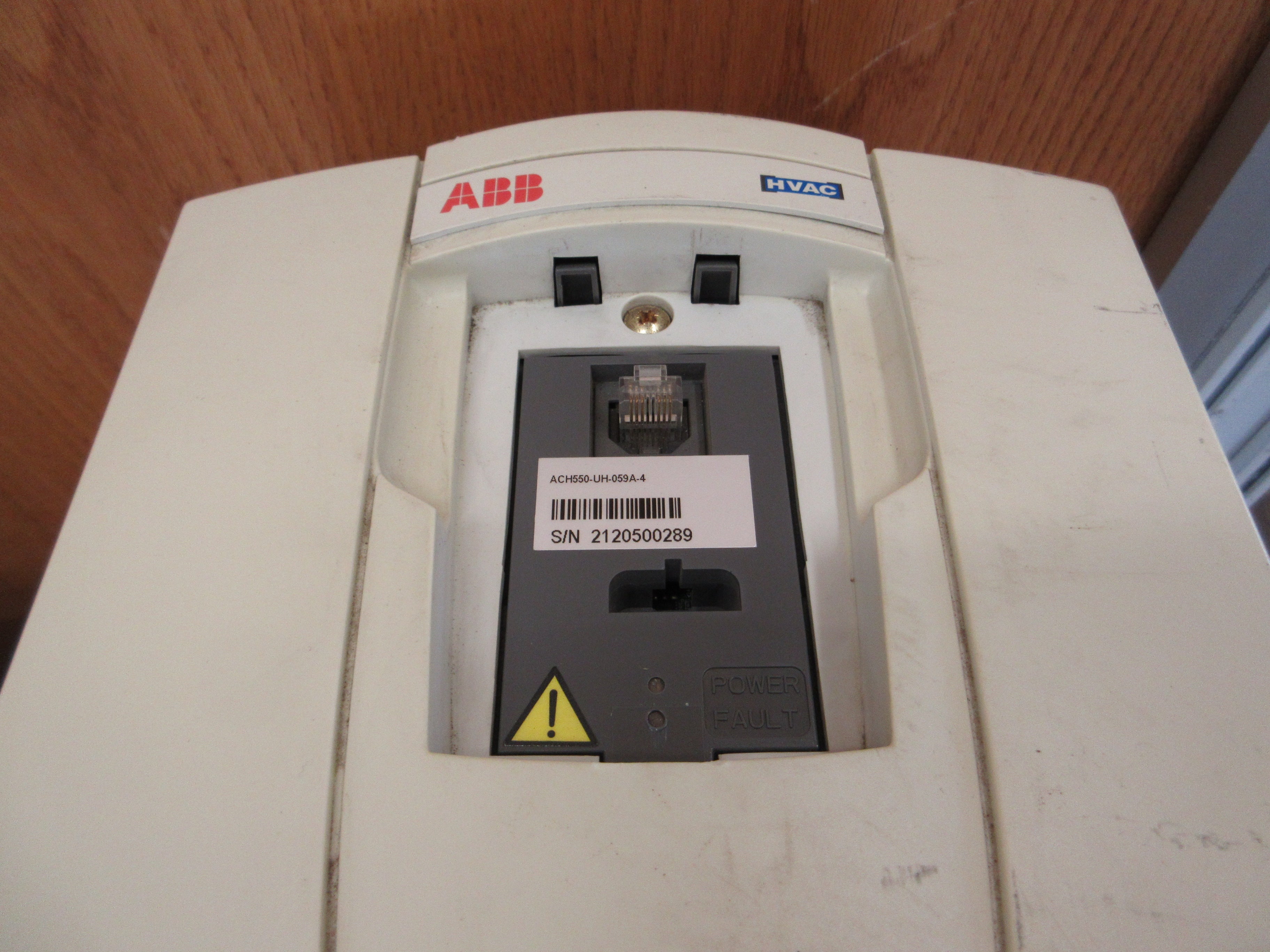 ABB ACH550 AC Drive ACH550-UH-059A-4 40HP 3Ph *Broken Cover* *No Keypad* Used
