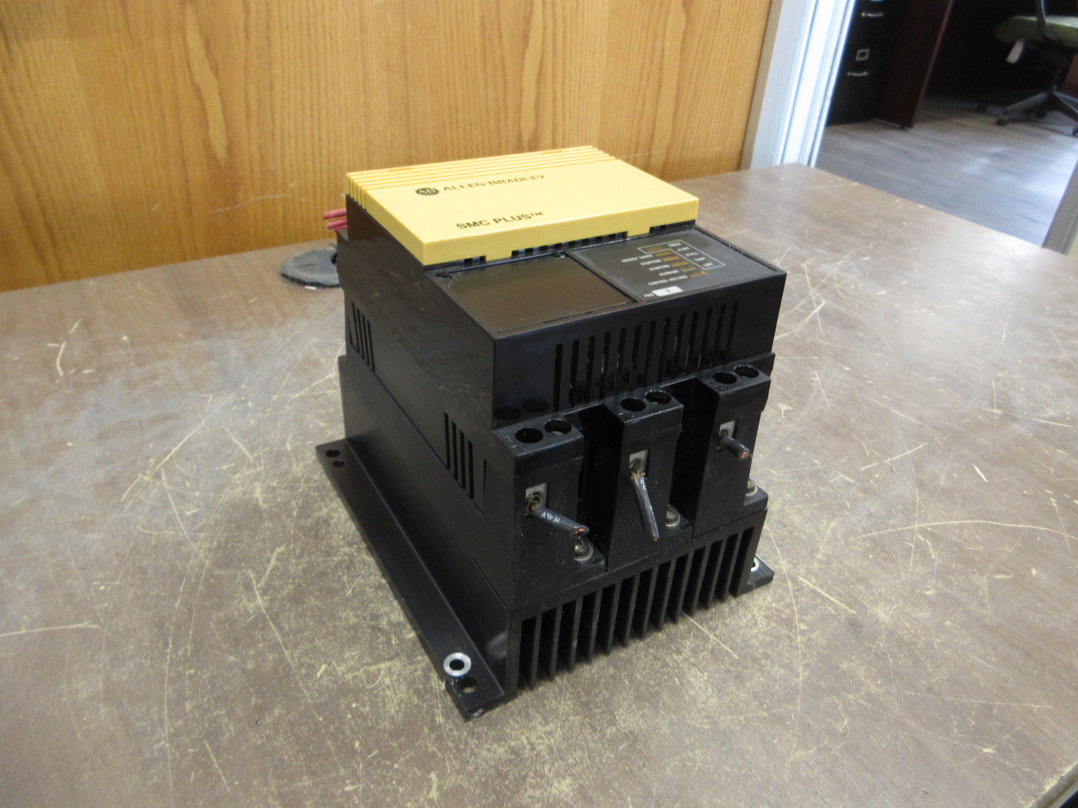 Allen-Bradley SMC Plus Soft Start 150-A24NBD Ser. B 15HP 208-480V 3Ph 47-63Hz