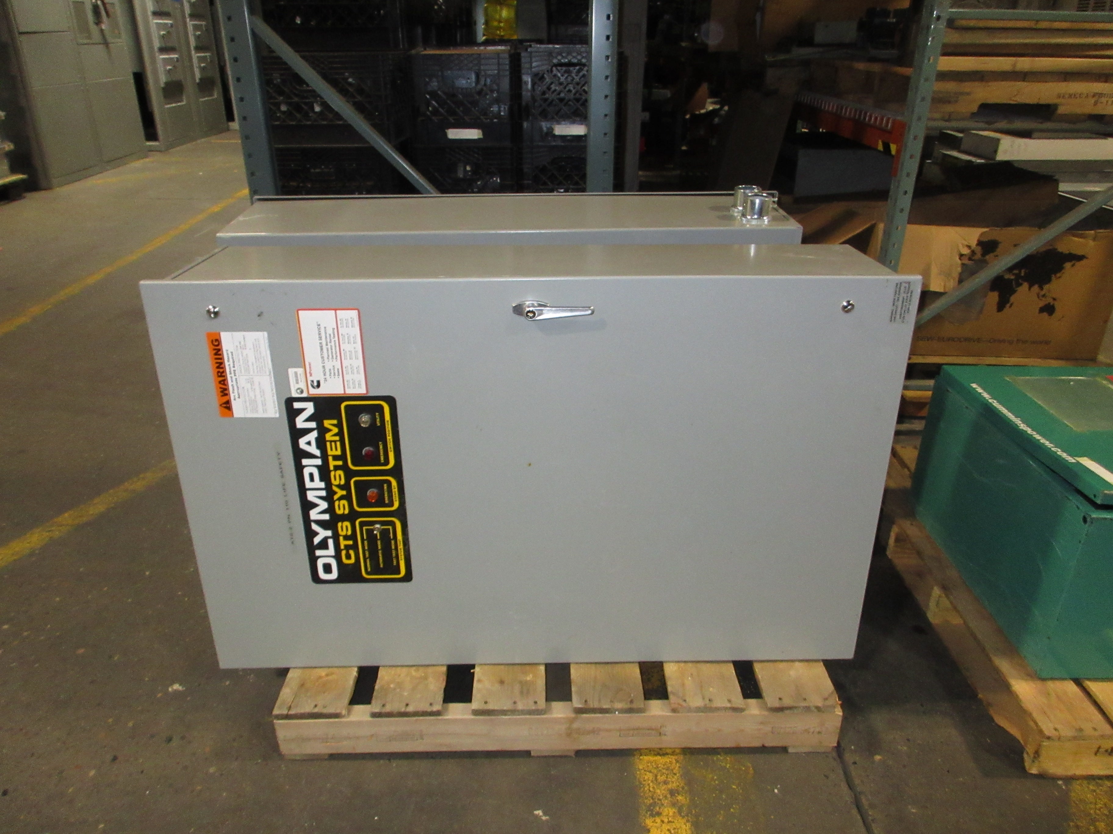 Generac Olympian CTS System Automatic Transfer Switch 00681-0 200A 120/208V *Bent Door* Used