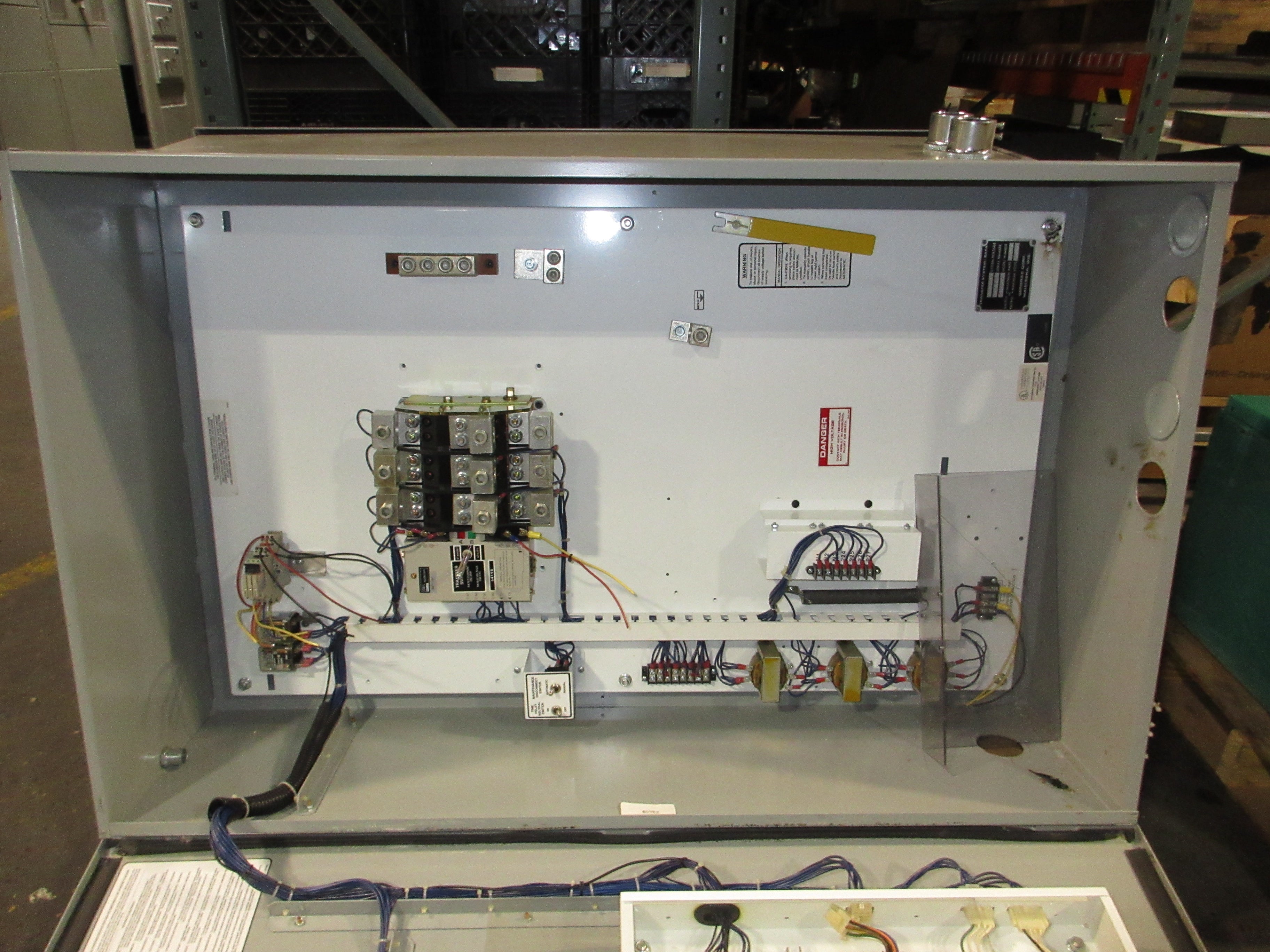 Generac Olympian CTS System Automatic Transfer Switch 00681-0 200A 120/208V *Bent Door* Used