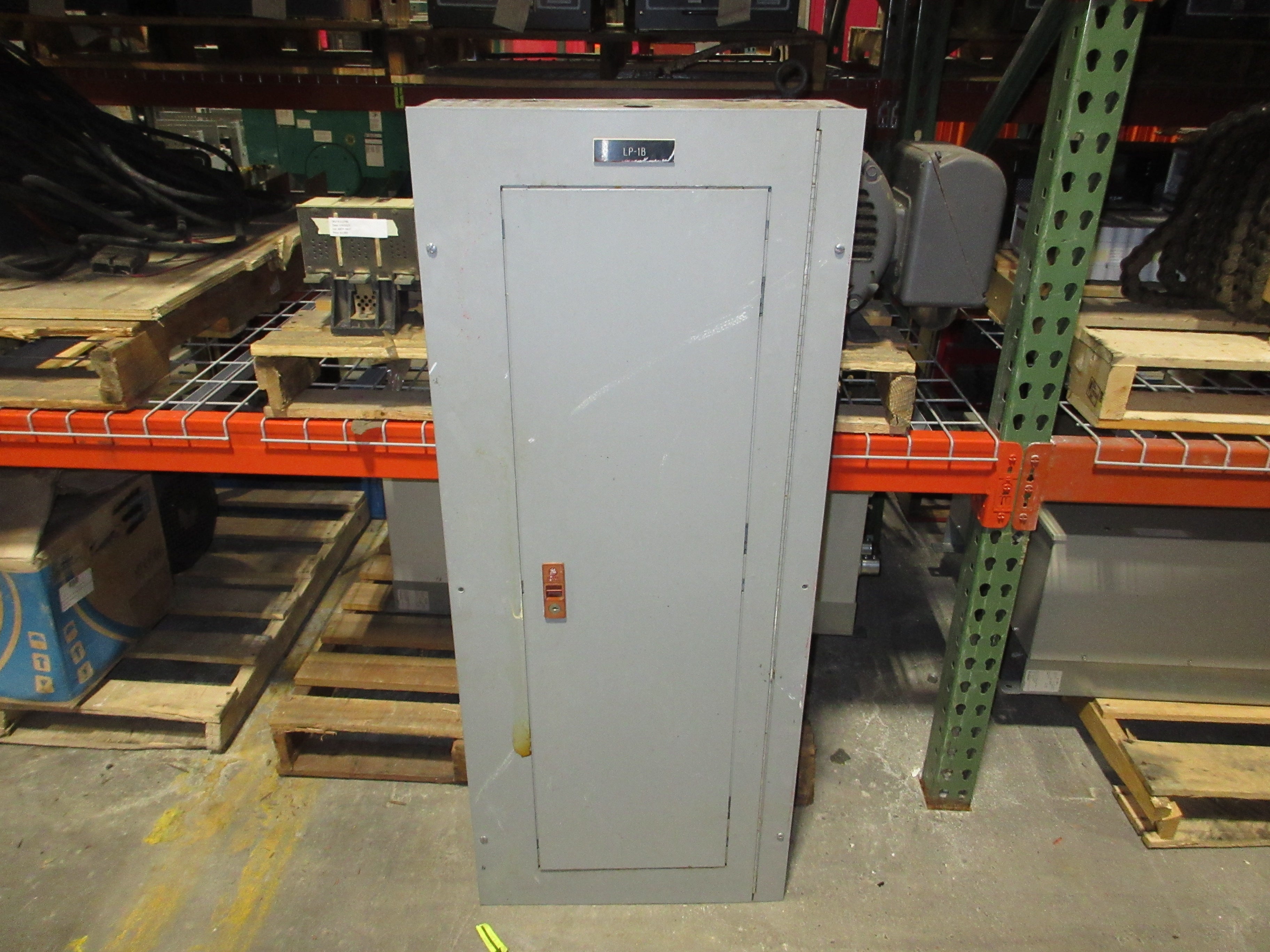 GE Main Lug Breaker Panel 42-Slot *Missing (2) Cover Screws* Used