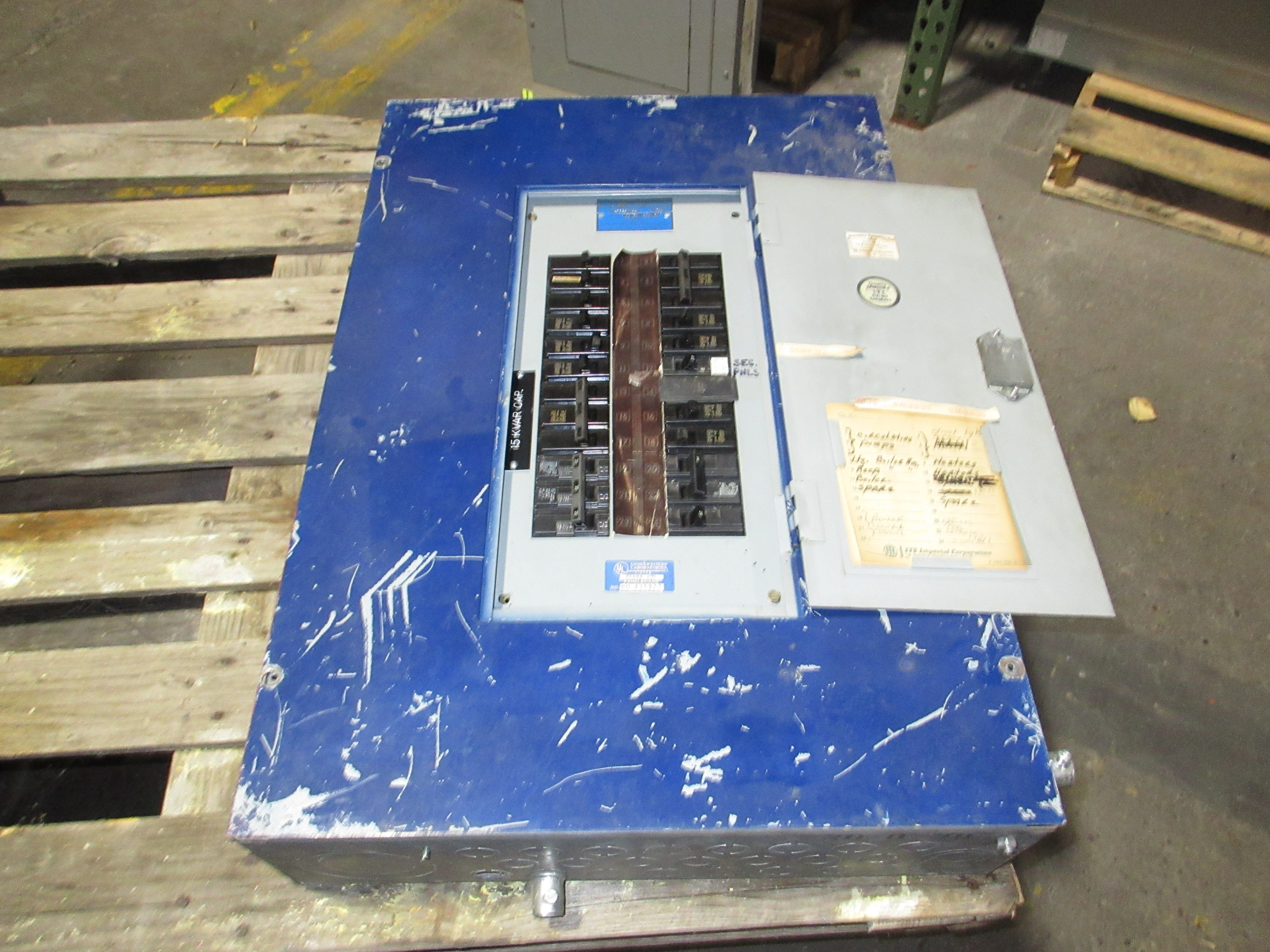 ITE Main Lug Breaker Panel LP824 4L 100A Max 120/208V 3Ph 4W 24-Slot Used