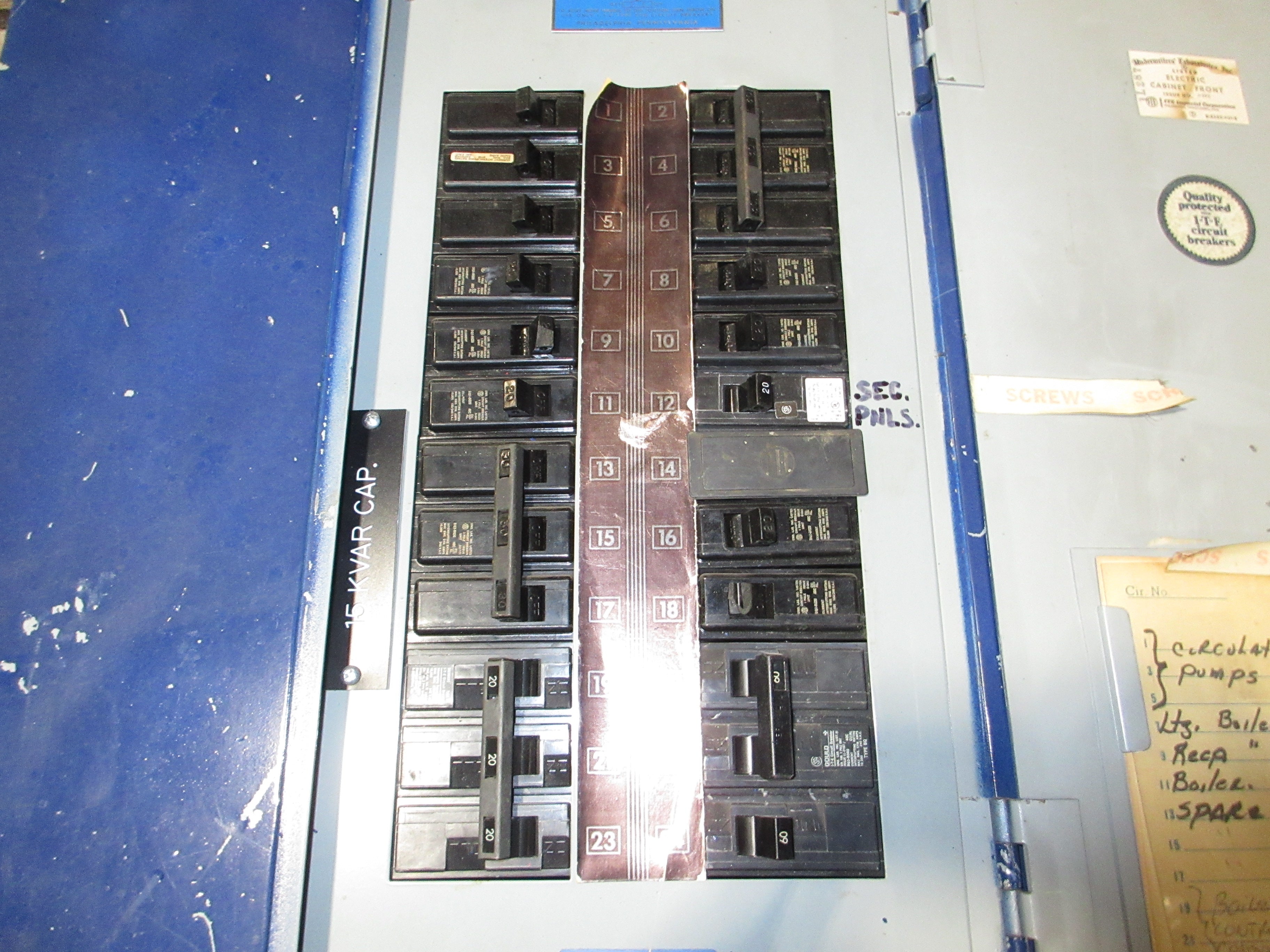 ITE Main Lug Breaker Panel LP824 4L 100A Max 120/208V 3Ph 4W 24-Slot Used