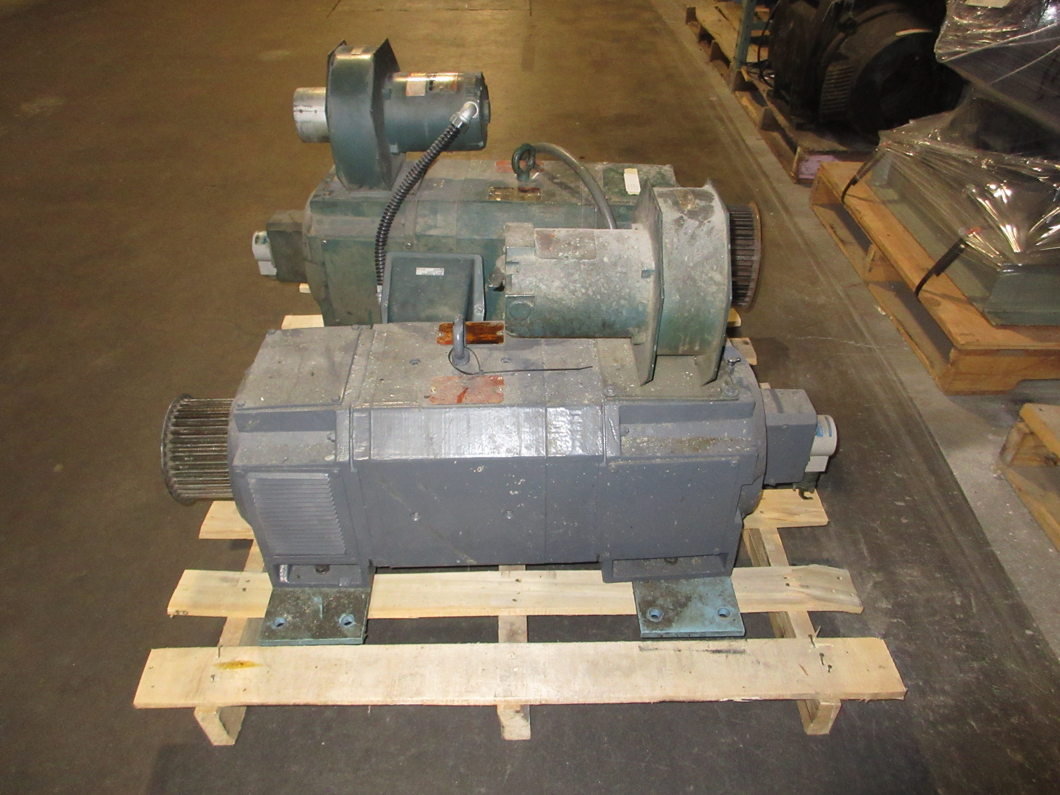 Reliance DC Motor 1KA848005-WQ 60HP 1750/2100RPM 500V 102A Force-Ventilated Used
