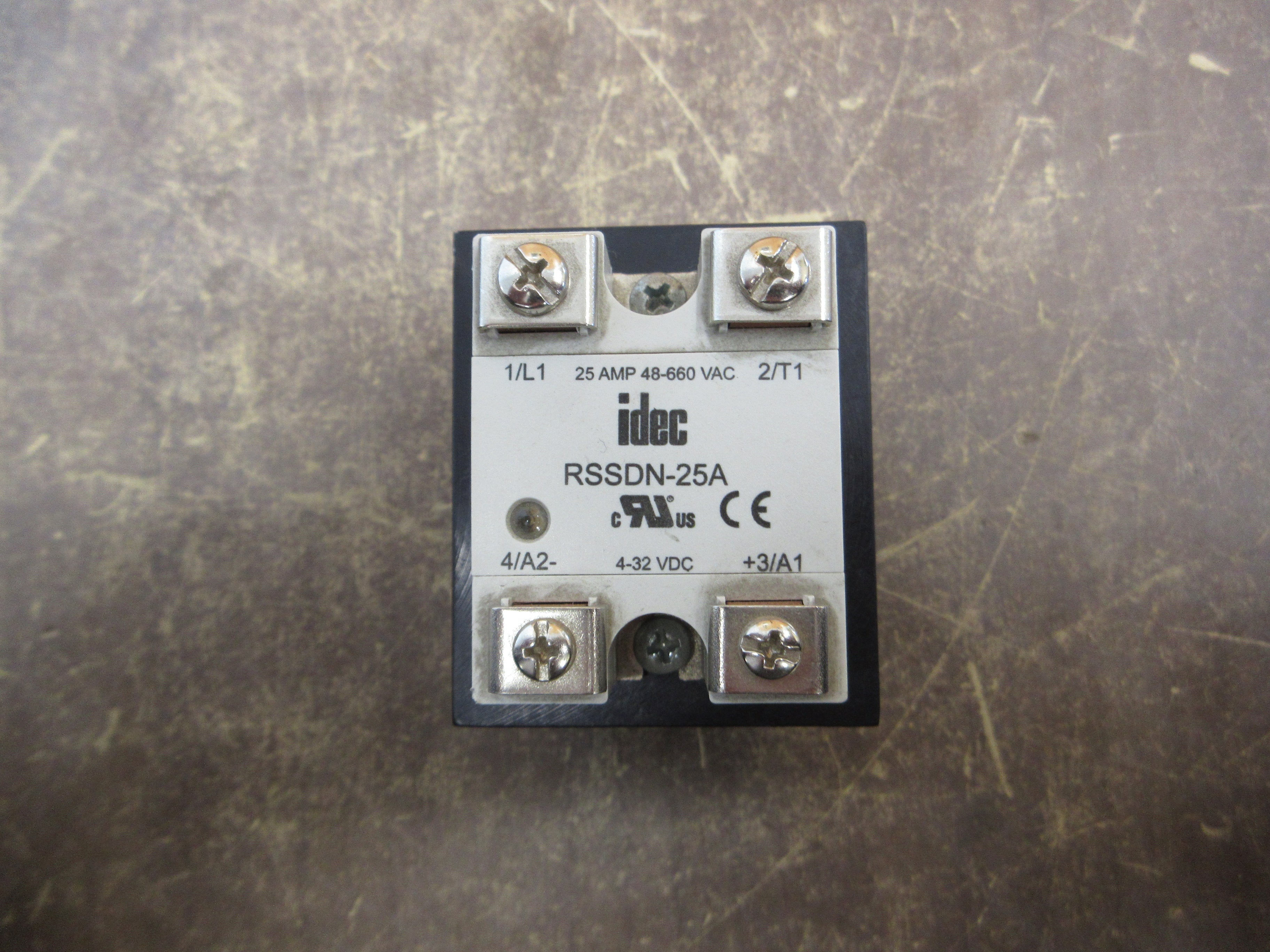 Idec Solid State Relay RSSDN-25A 25A 48-660VAC 4-32VDC Used