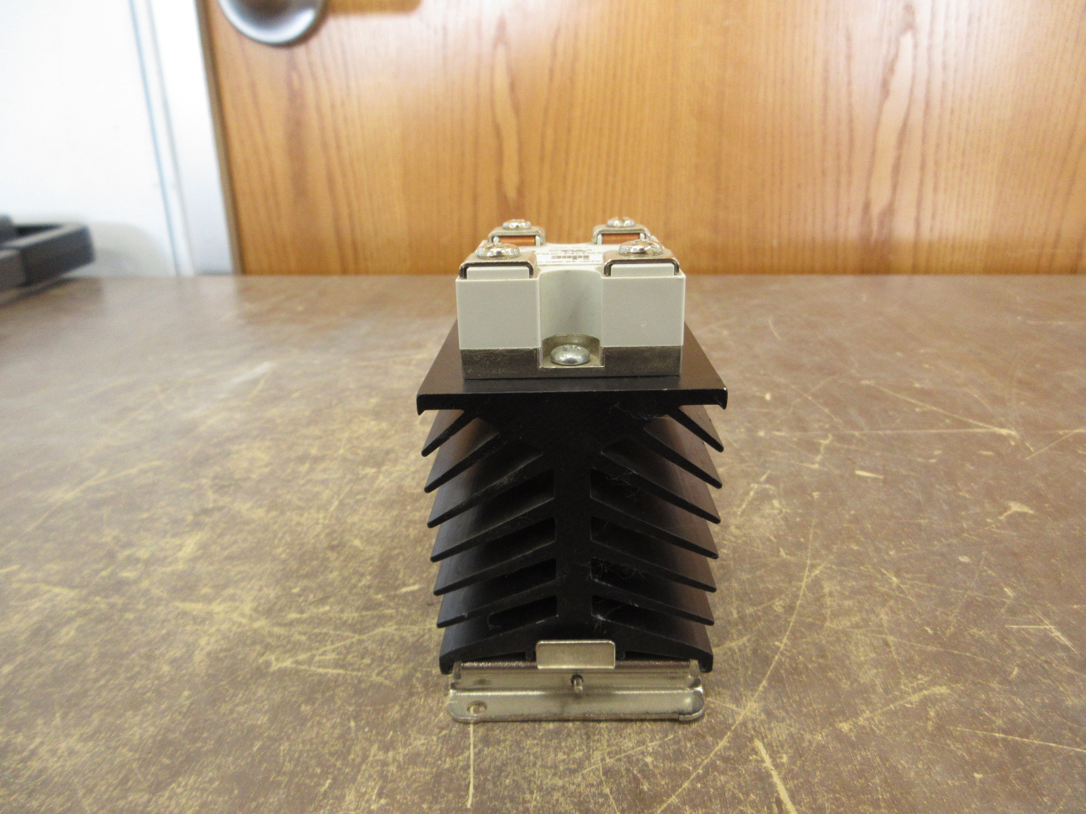 Idec Solid State Relay RSSDN-25A 25A 48-660VAC 4-32VDC Used