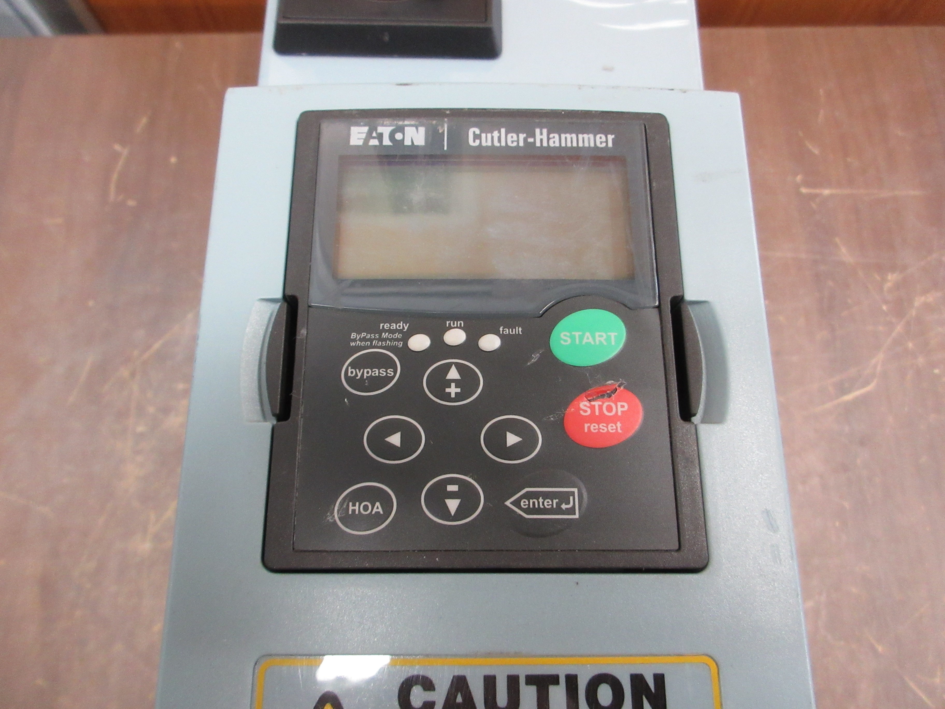 Eaton SVX9000 Series AC Drive PX0008211B 2HP 3Ph w/ Keypad Used