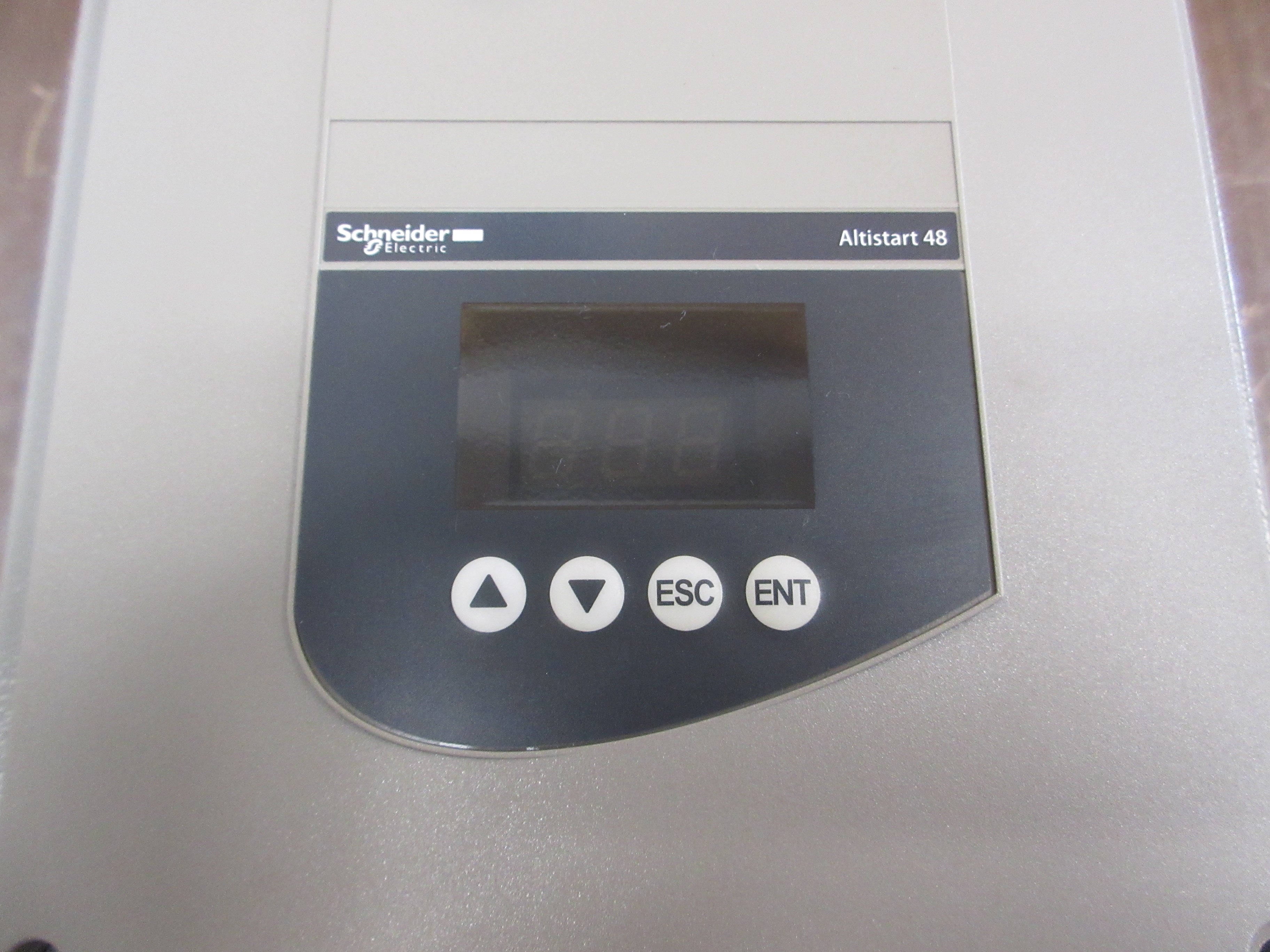 Schneider Electric Altistart 48 Soft Start ATS48C14Y 125HP 208-690V 3Ph 50/60Hz