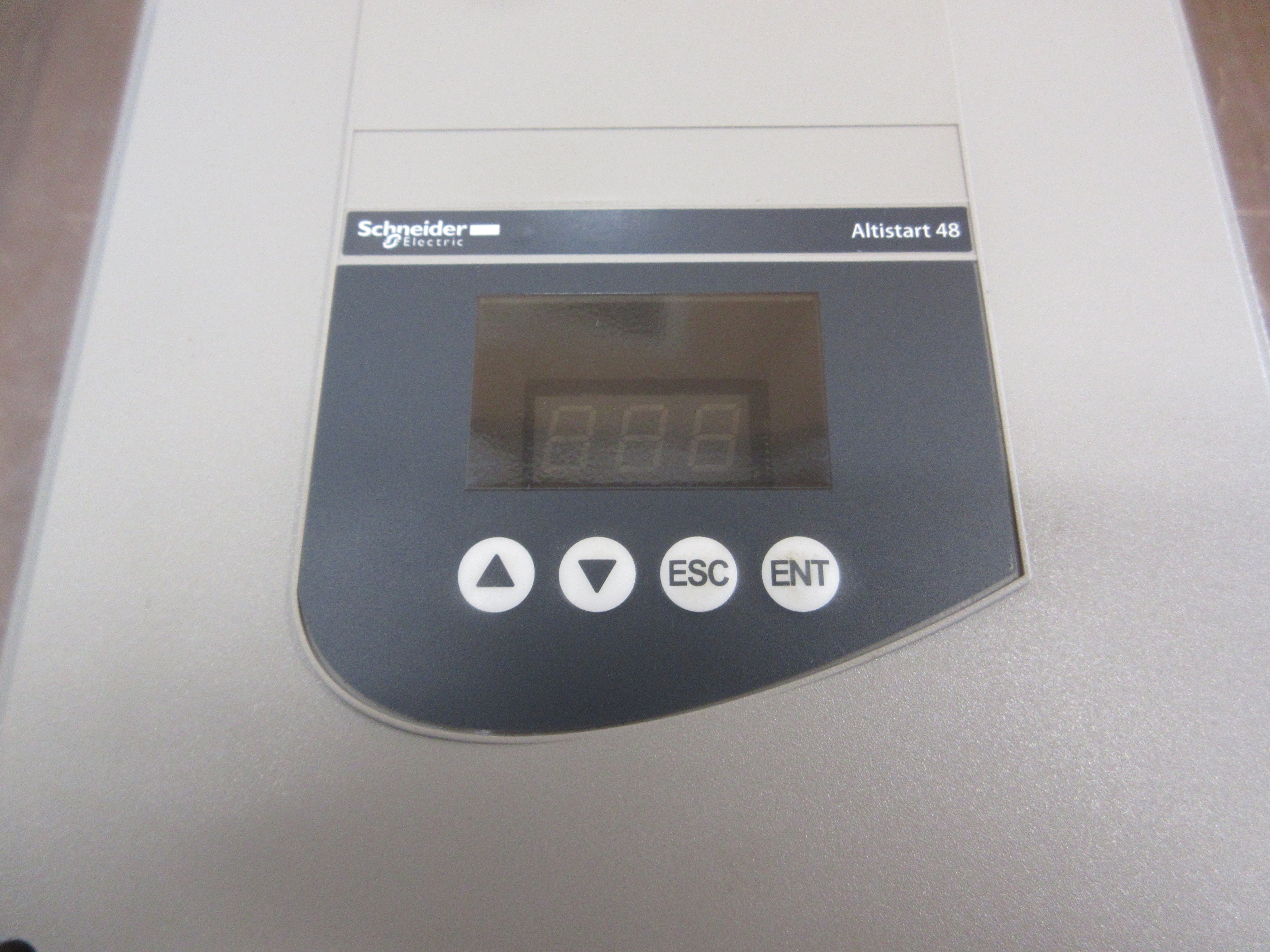 Schneider Electric Altistart 48 Soft Start ATS48C17Y 150HP 208-690V 3Ph 50/60Hz