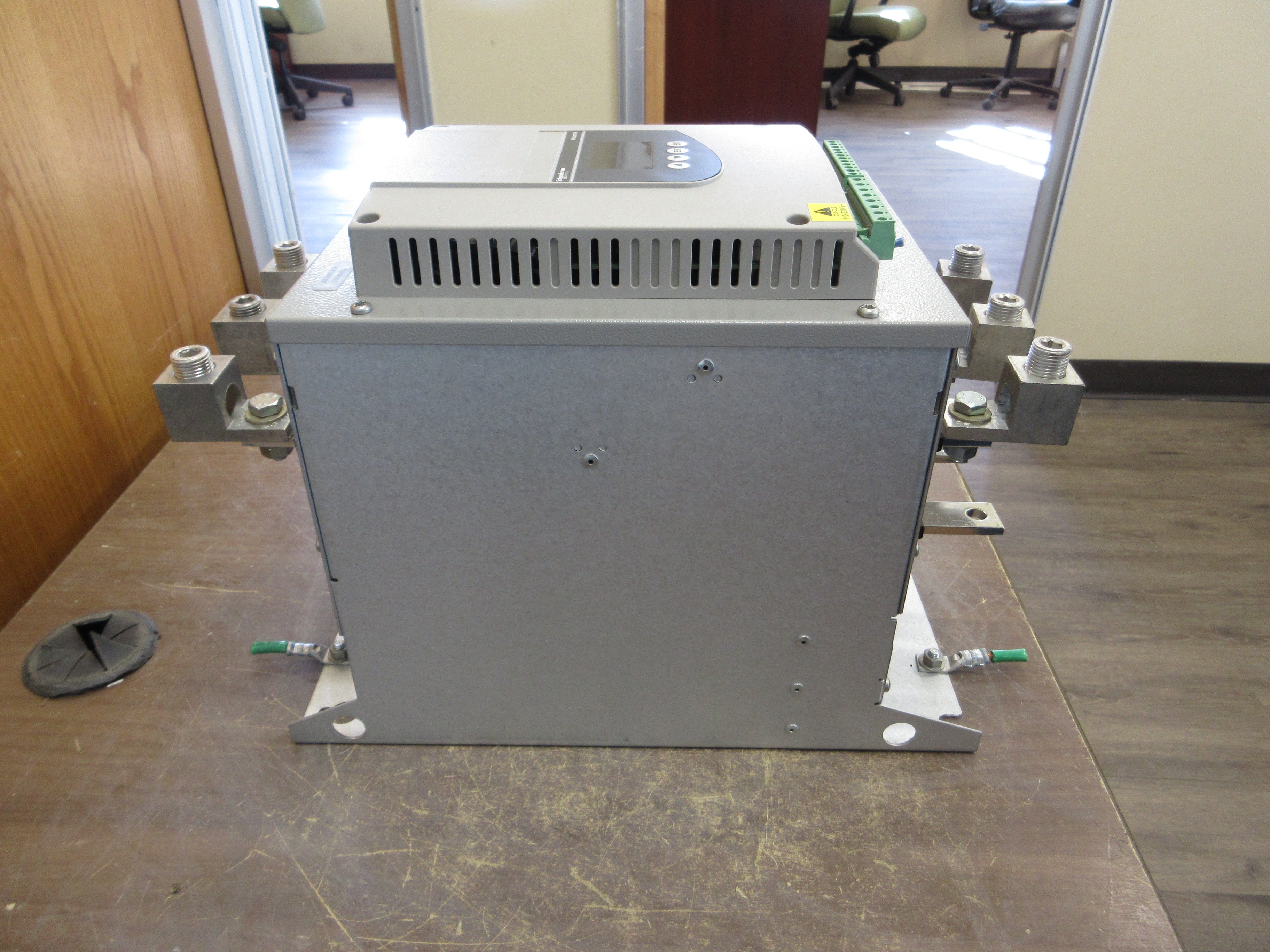 Schneider Electric Altistart 48 Soft Start ATS48C17Y 150HP 208-690V 3Ph 50/60Hz