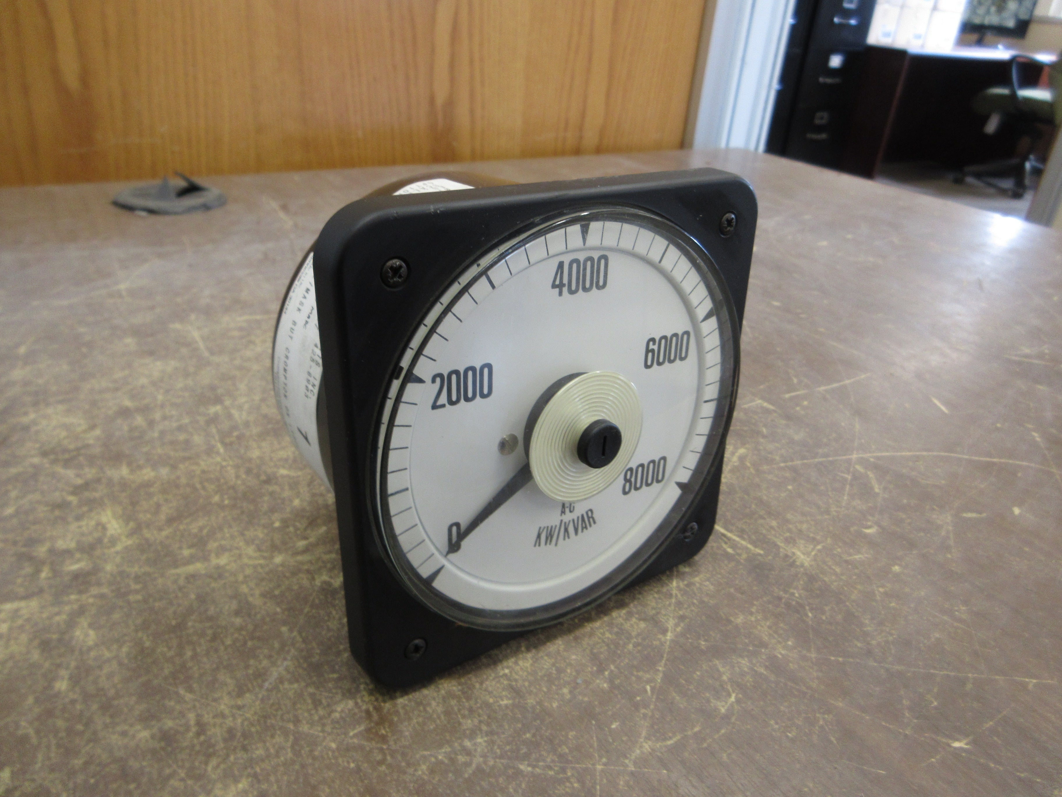 Crompton AC KW/KVAR Meter 077-05AA-****-SN Range: 0-8000 KW/KVAR Used