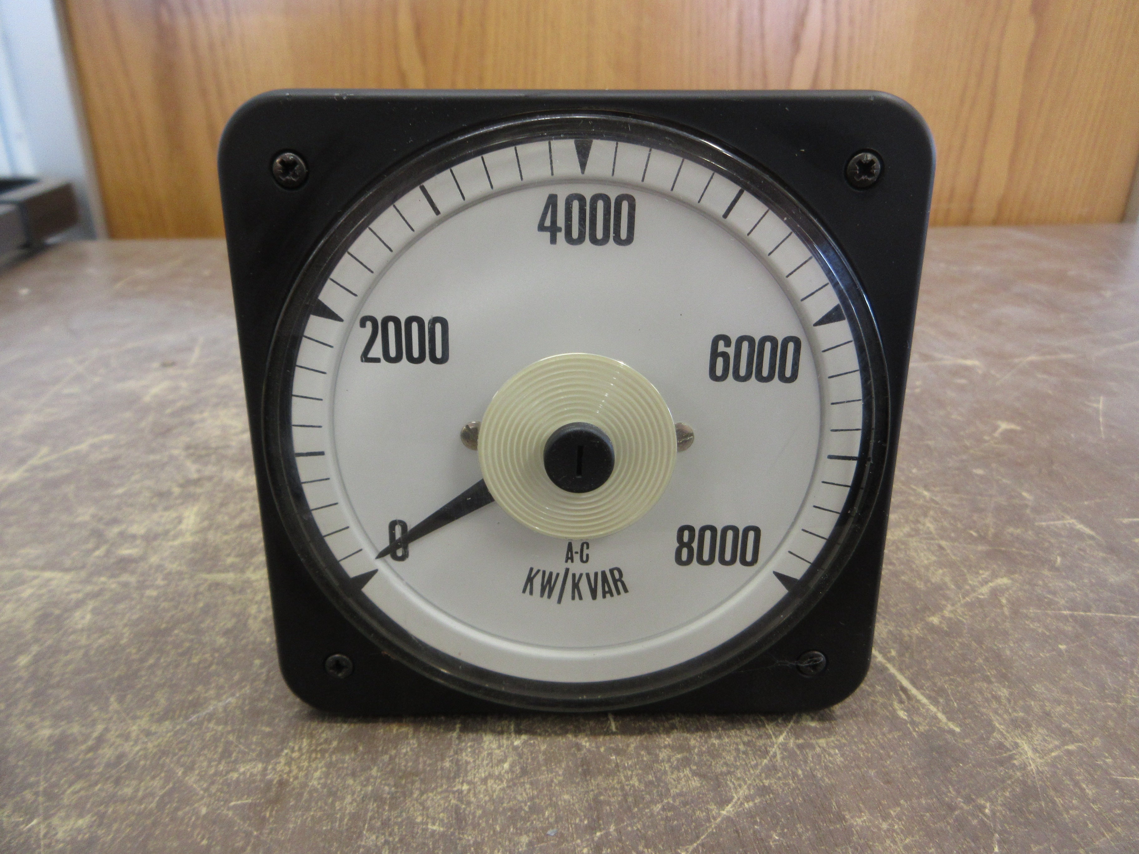Crompton AC KW/KVAR Meter 077-05AA-****-SN Range: 0-8000 KW/KVAR Used