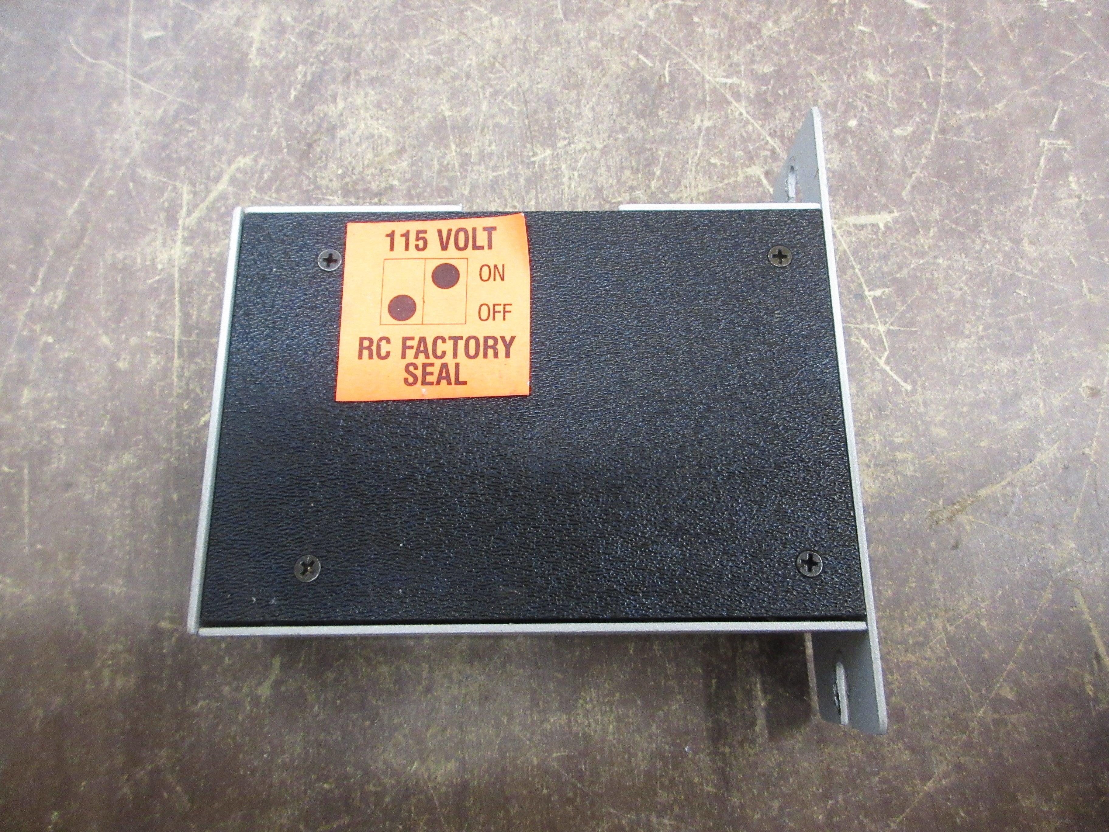 Allen-Bradley DeviceNet Comm Module 2100-GK61 FRN: 2.080 Series A Used