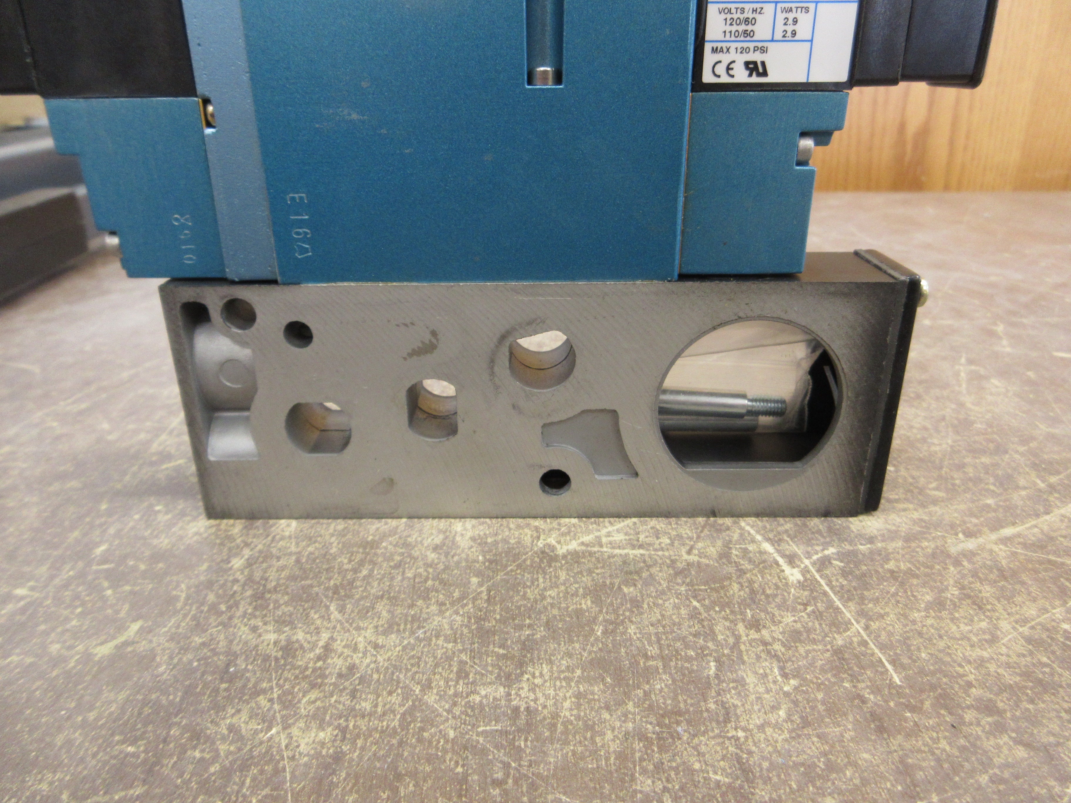 MAC Solenoid Valve 92B-BBA-BJG-DM-DJAJ-1JM New Surplus