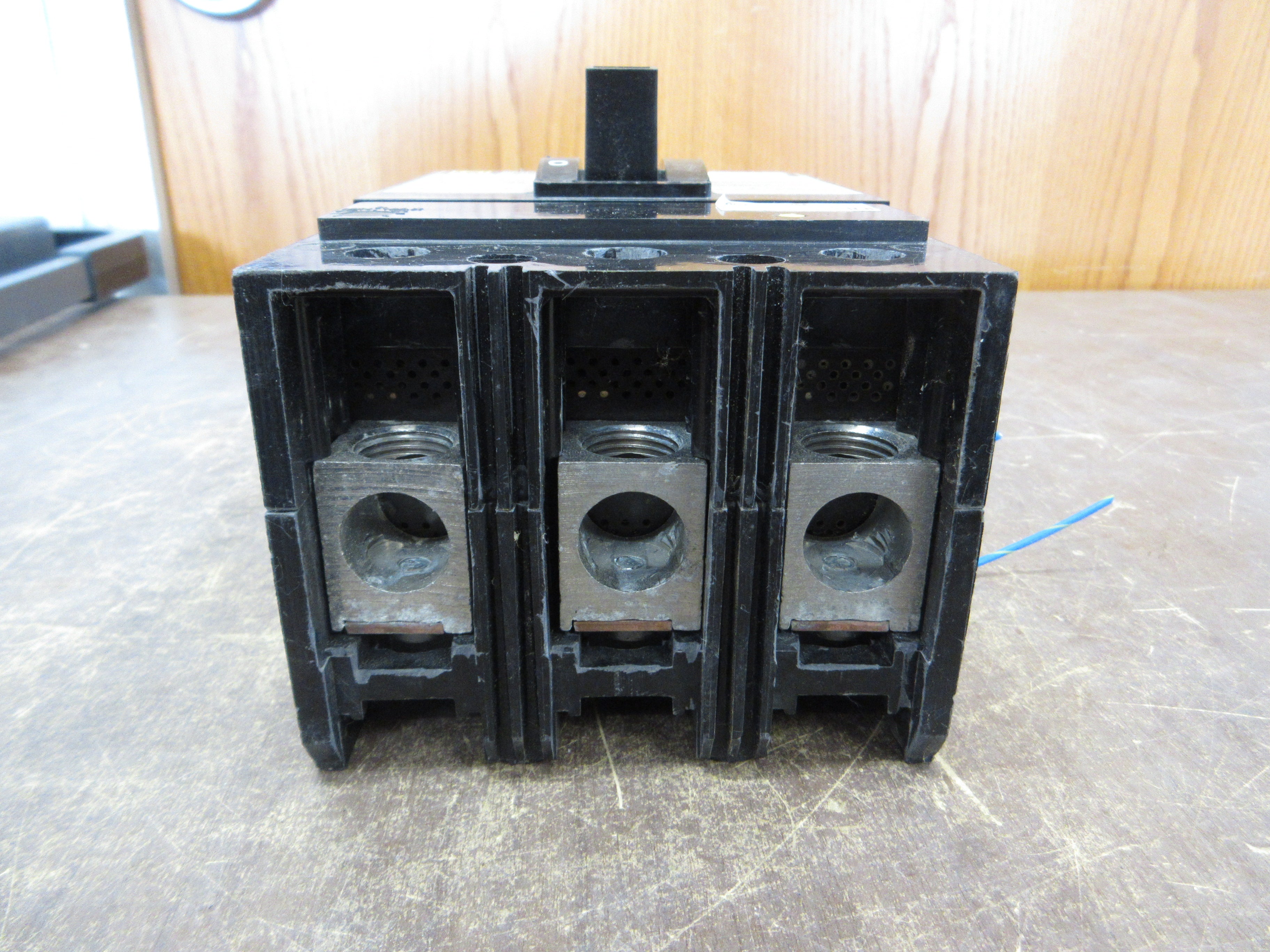 Square D Circuit Breaker KHL36000M1386 250A 600V 3P Used