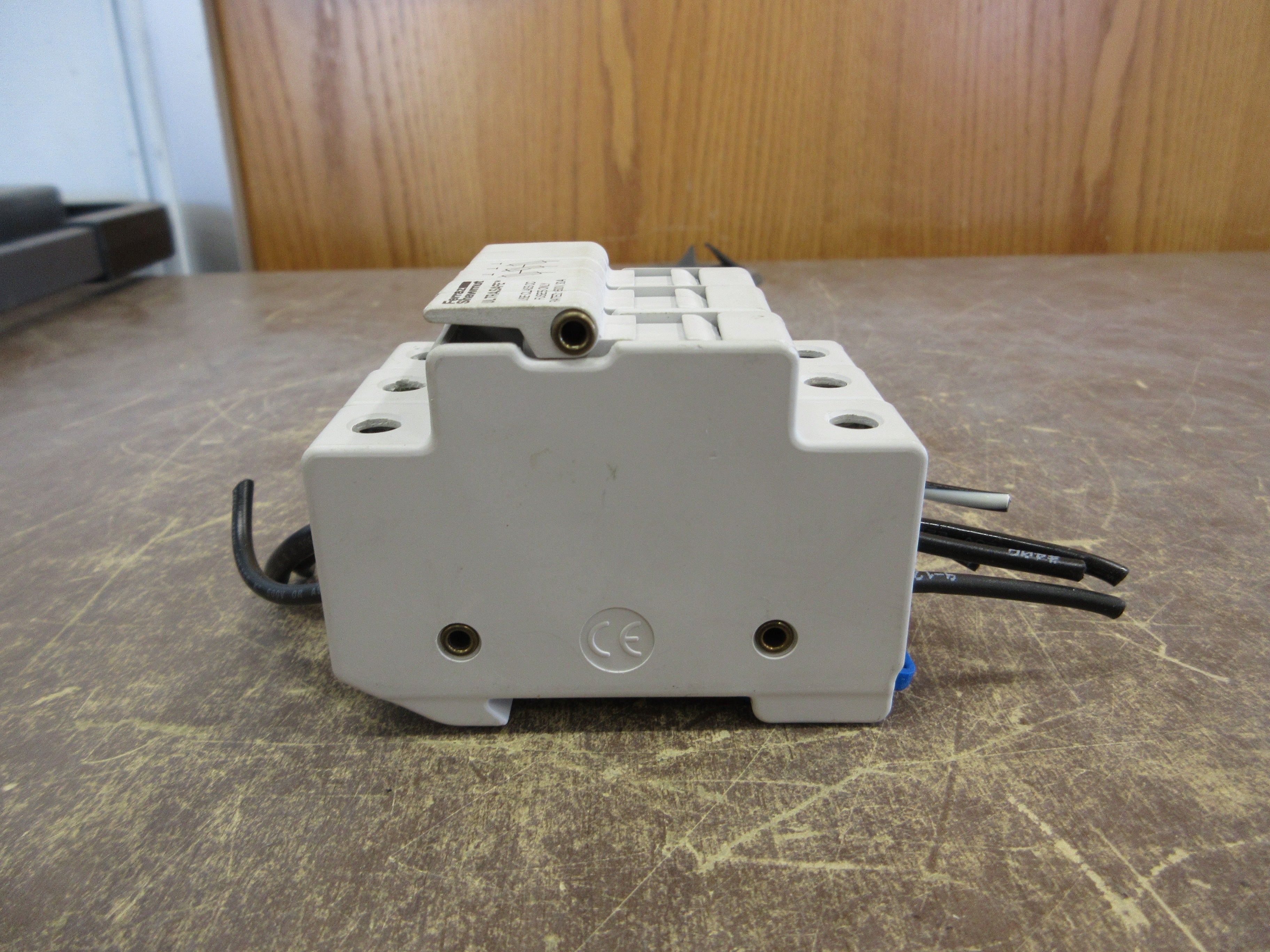 Ferraz Shawmut UltraSafe Fuseholder USCC3 30A 600V 3P Used