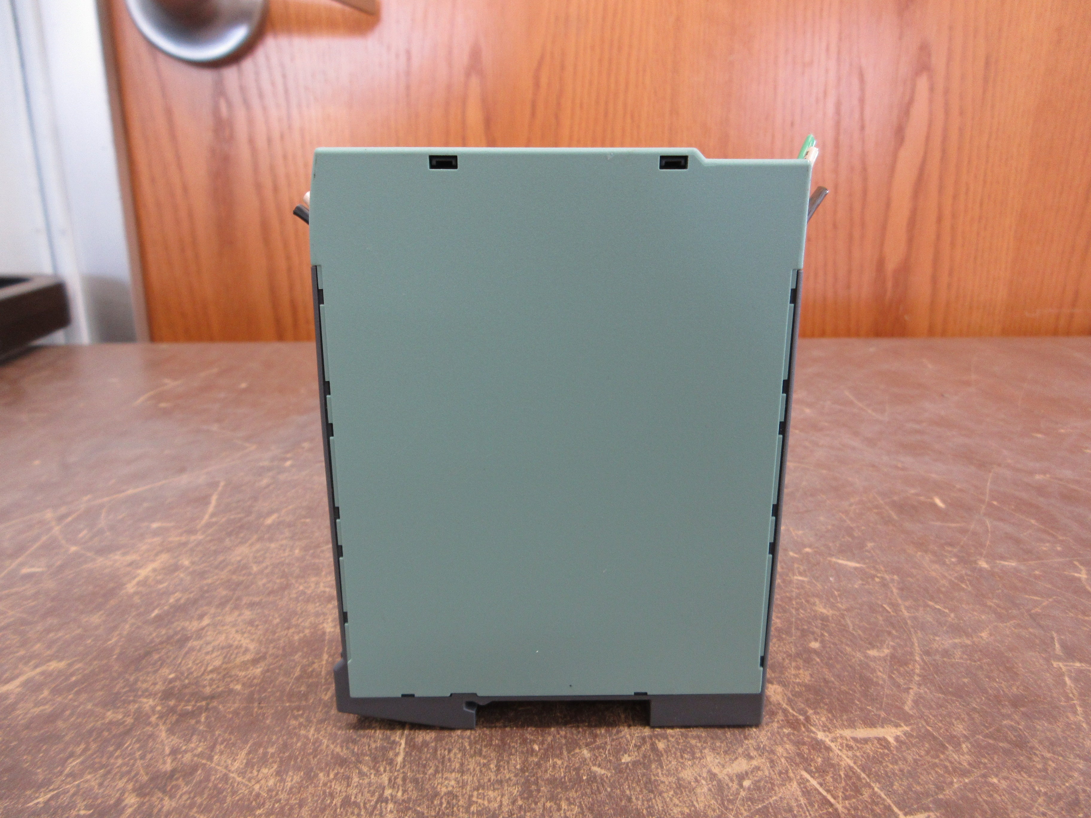 Siemens SITOP PSU100C Power Supply 6EP1331-5BA10 Output: 24VDC 1.3A Used