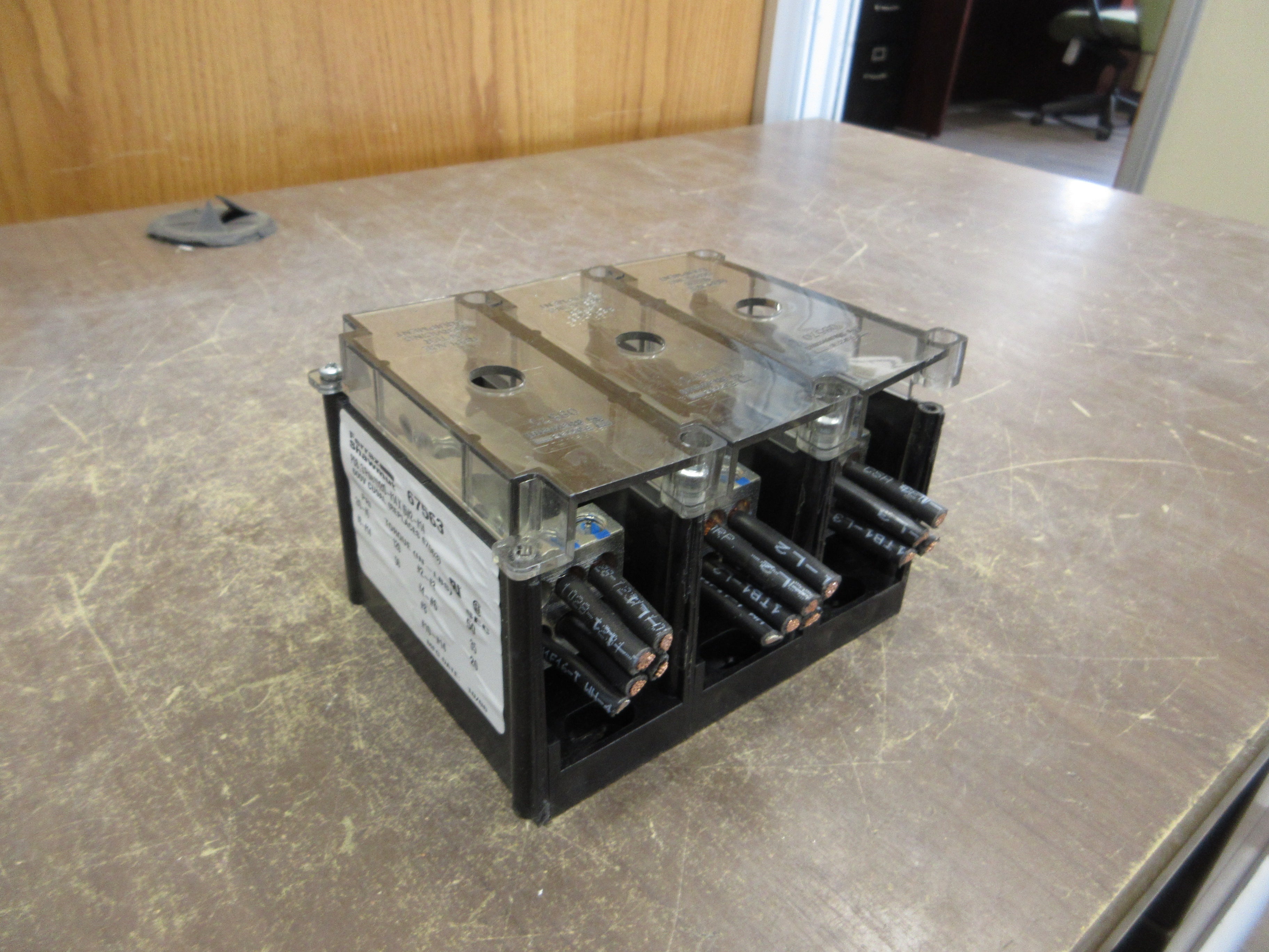 Ferraz Shawmut Power Distribution Block 67563 3P 600V Used