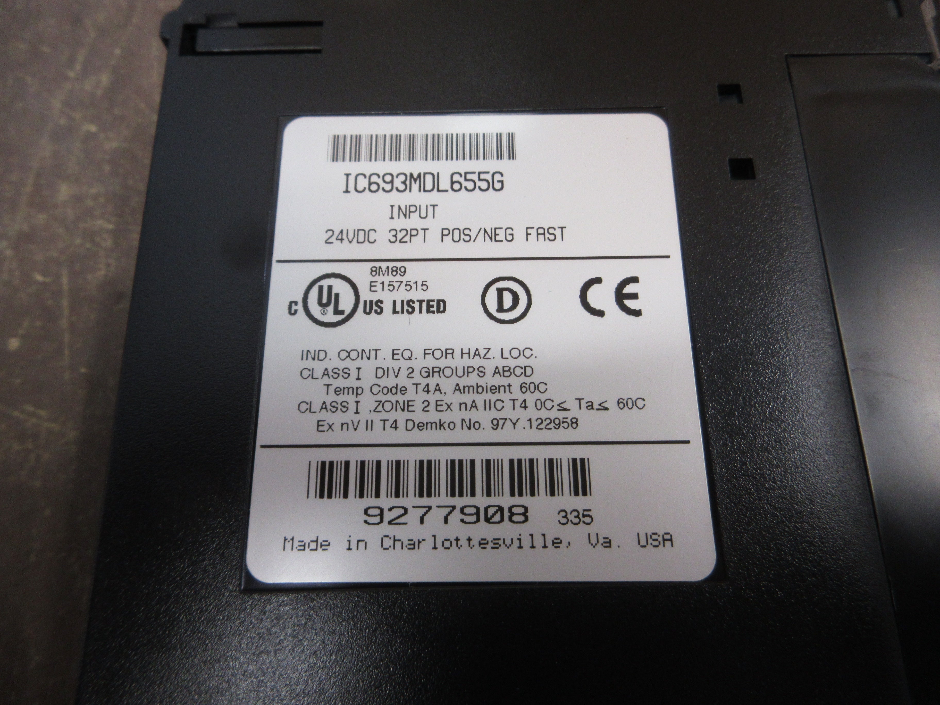 GE Fanuc Input Module IC693MDL655G 24VDC 32PT *Chipped Case* Used