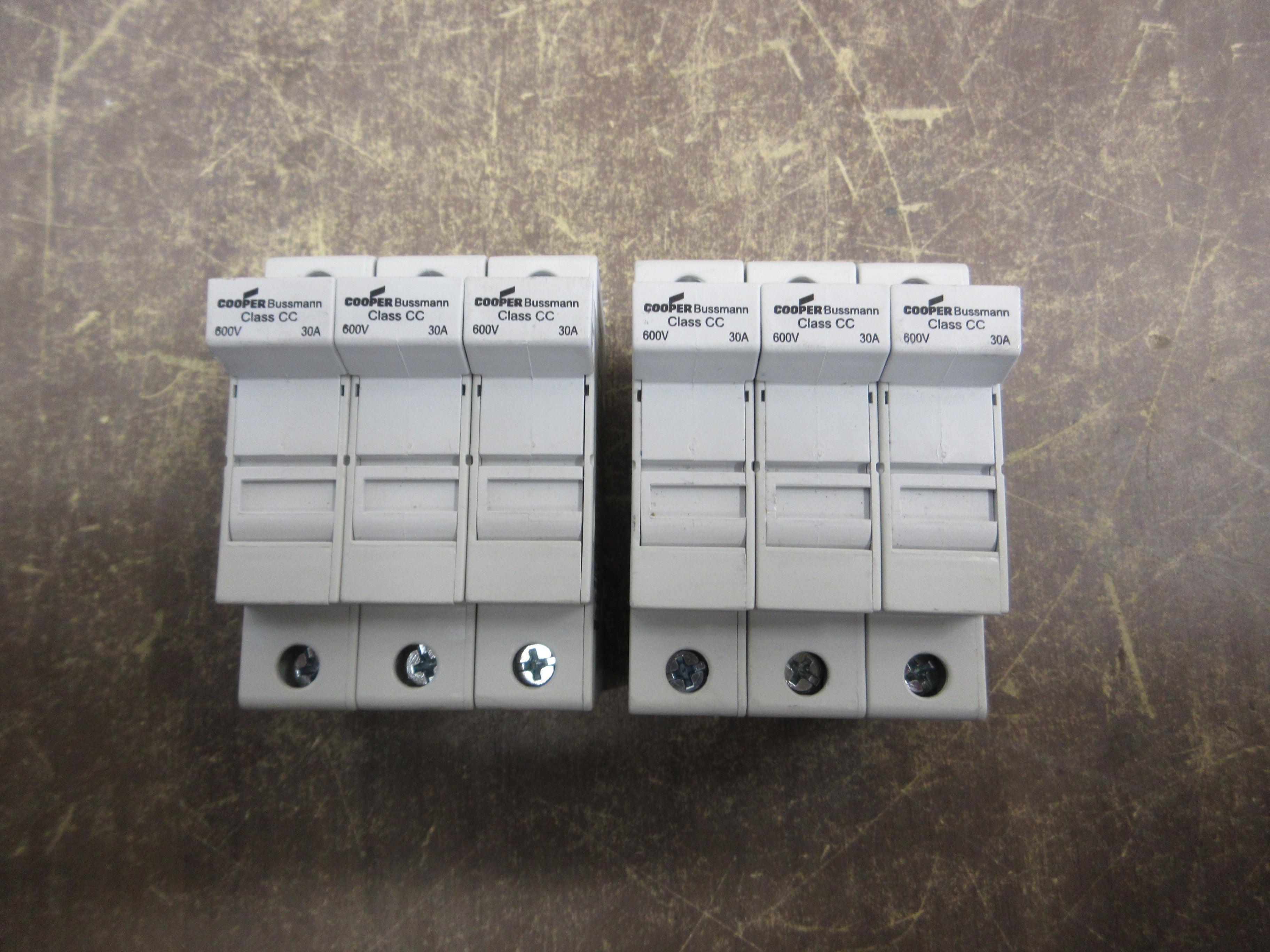 Bussmann Fuseholder CHCC 3 30A 600V 3P *Lot of 2* *Broken DIN Rail Mount* Used
