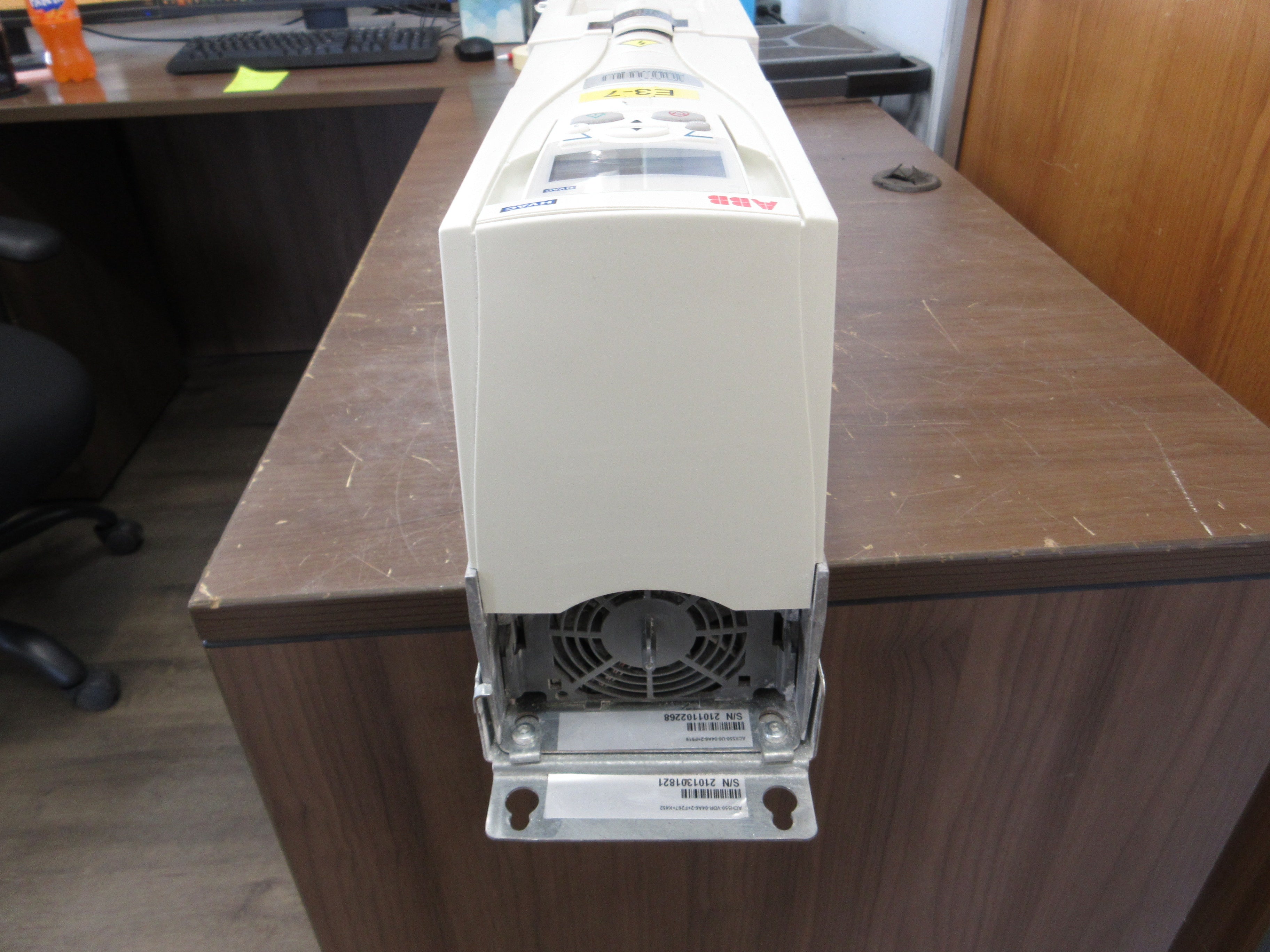 ABB ACH550 AC Drive w/ Bypass ACH550-VDR-04A6-2+F267+K452 1HP 3Ph w/ Keypad Used