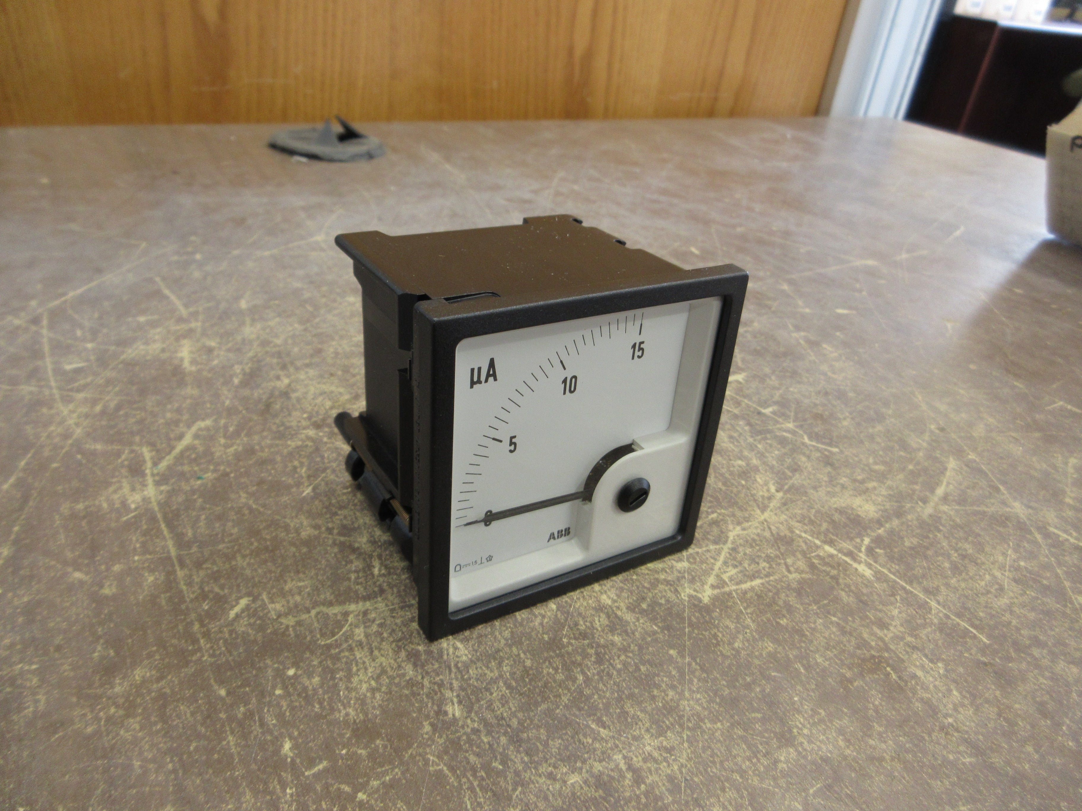 ABB/Metrawatt Ammeter GTS0106 Range: 0-15uA New Surplus