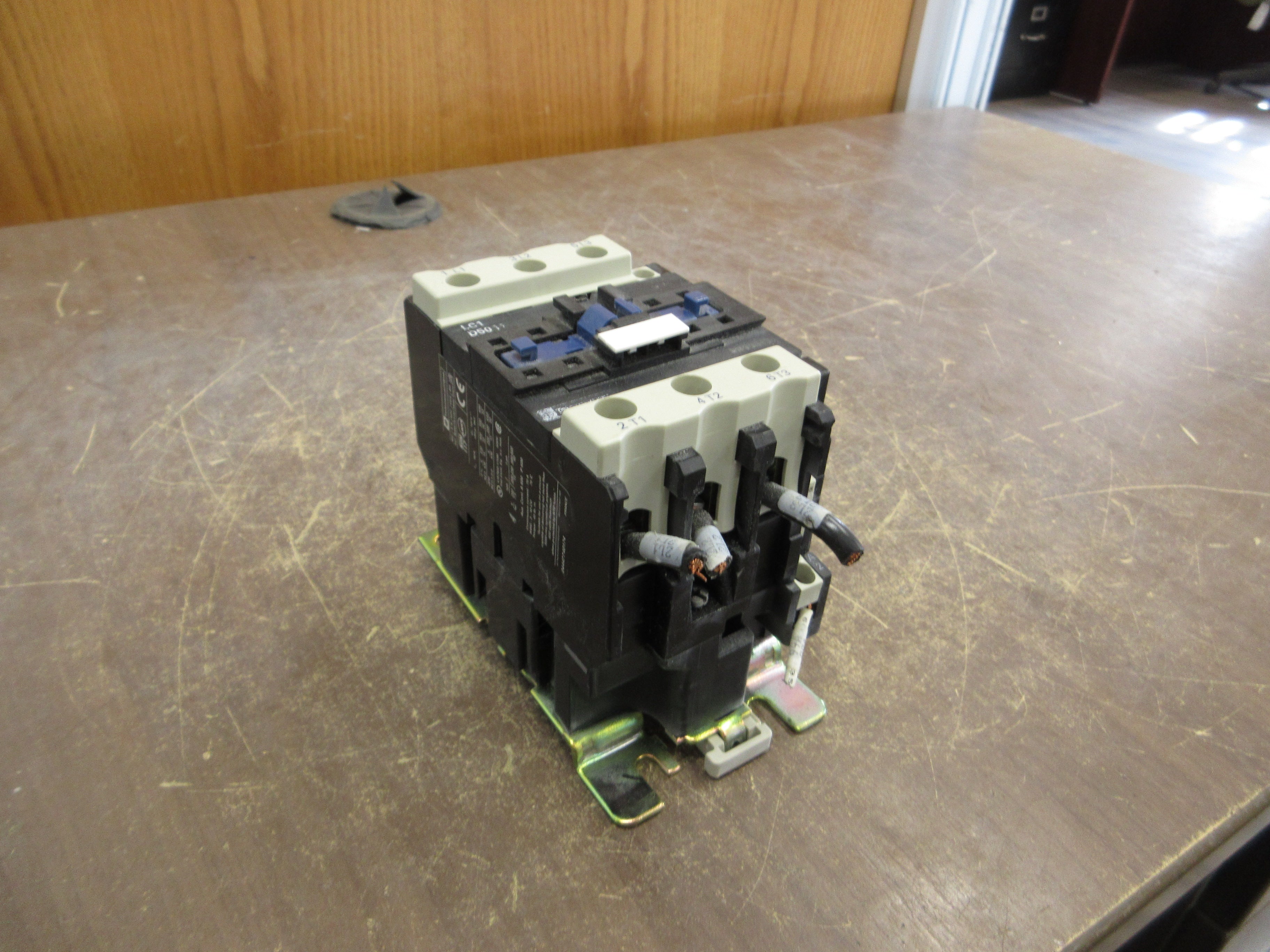 Telemecanique Contactor LC1 D5011 120V Coil 70A 600V Used