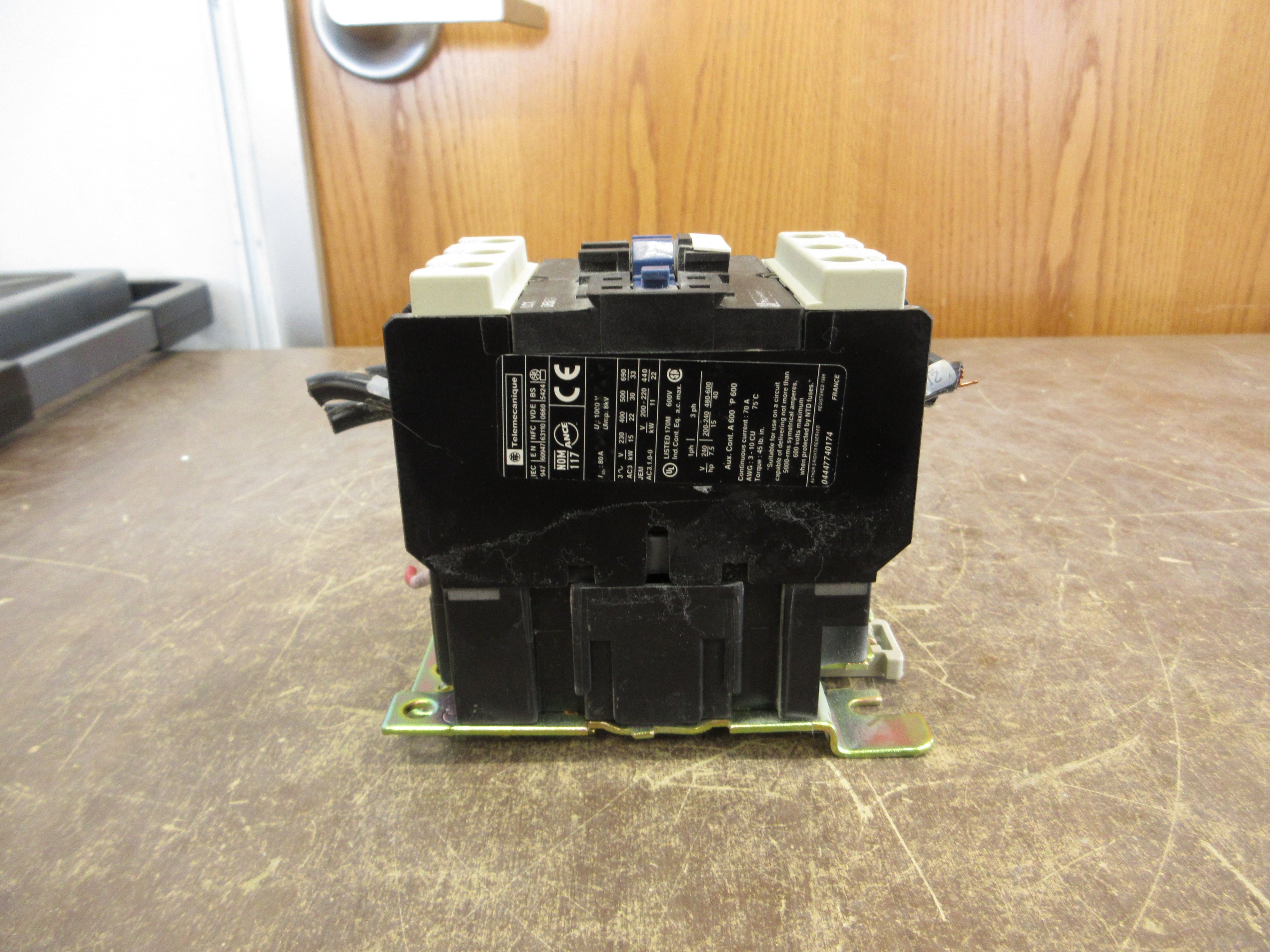 Telemecanique Contactor LC1 D5011 120V Coil 70A 600V Used