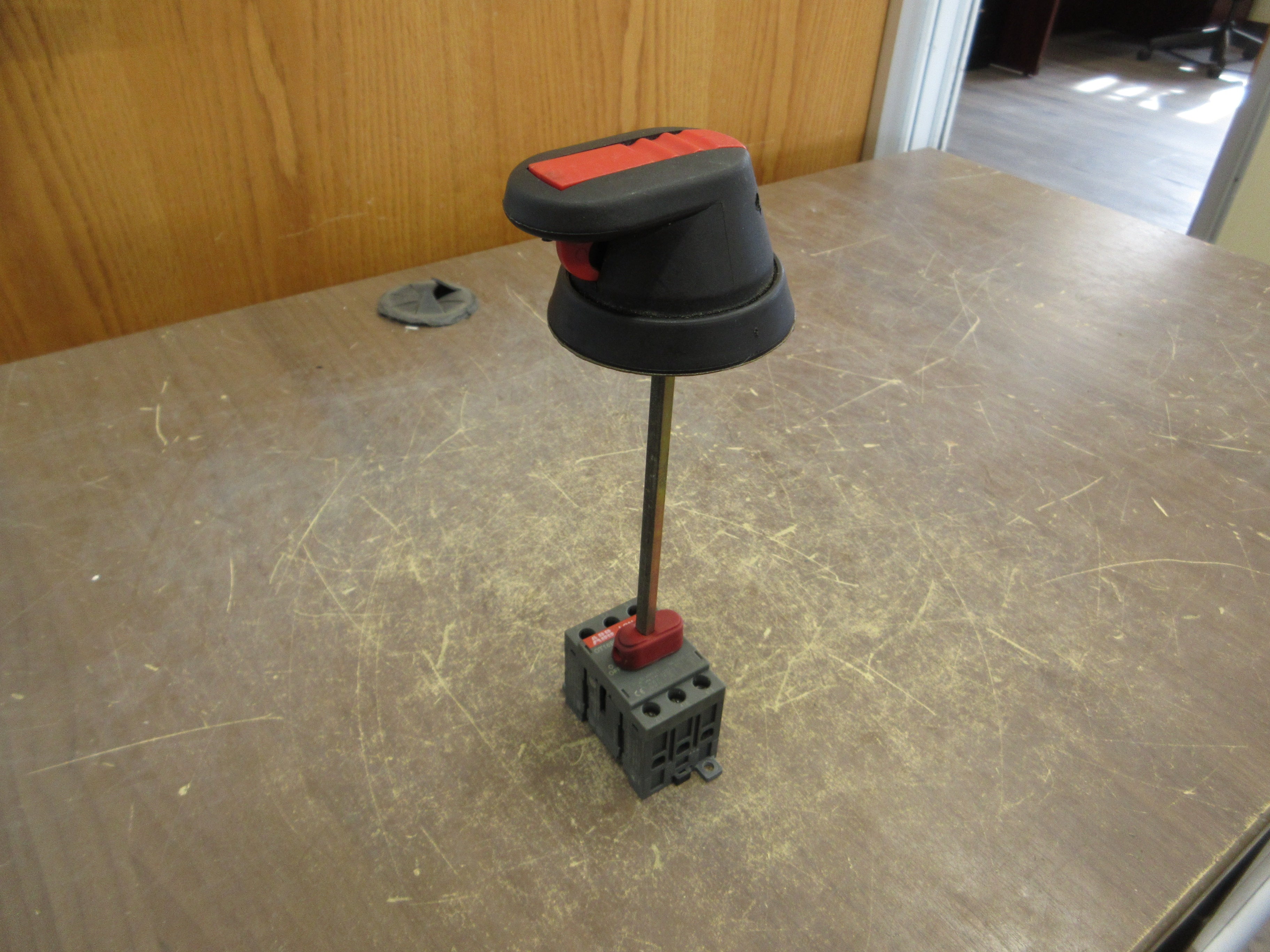 ABB Disconnect Switch OT16E3 16A 3P 600V Used