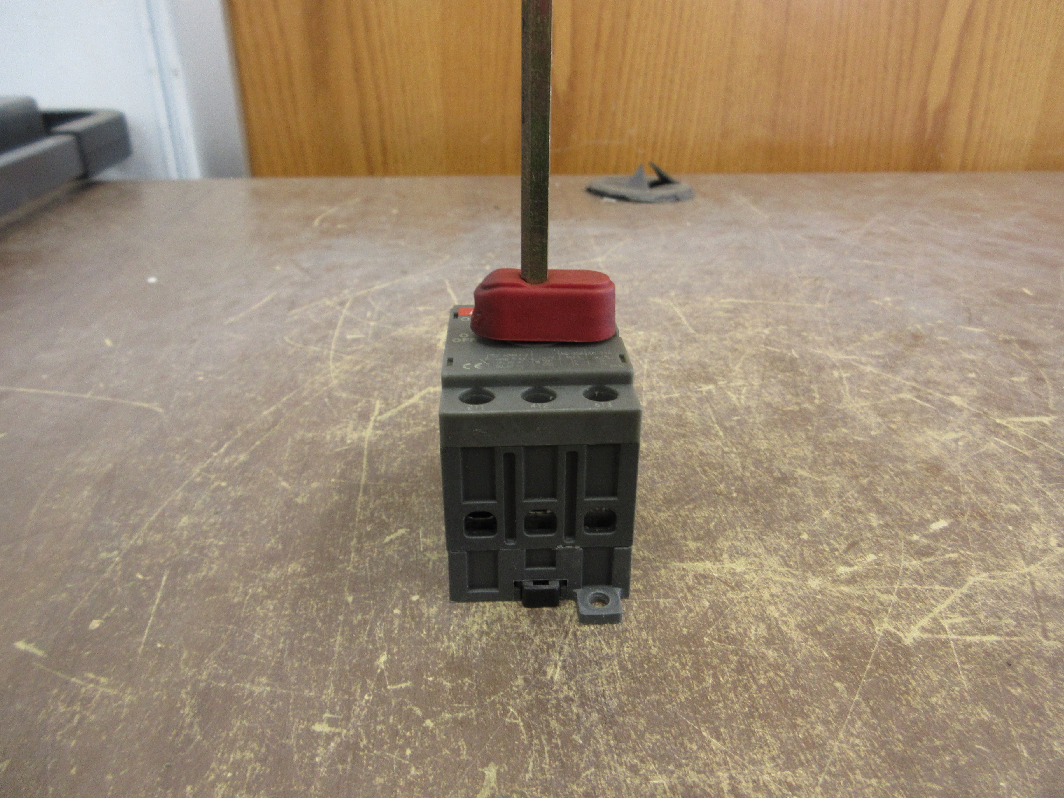 ABB Disconnect Switch OT16E3 16A 3P 600V Used