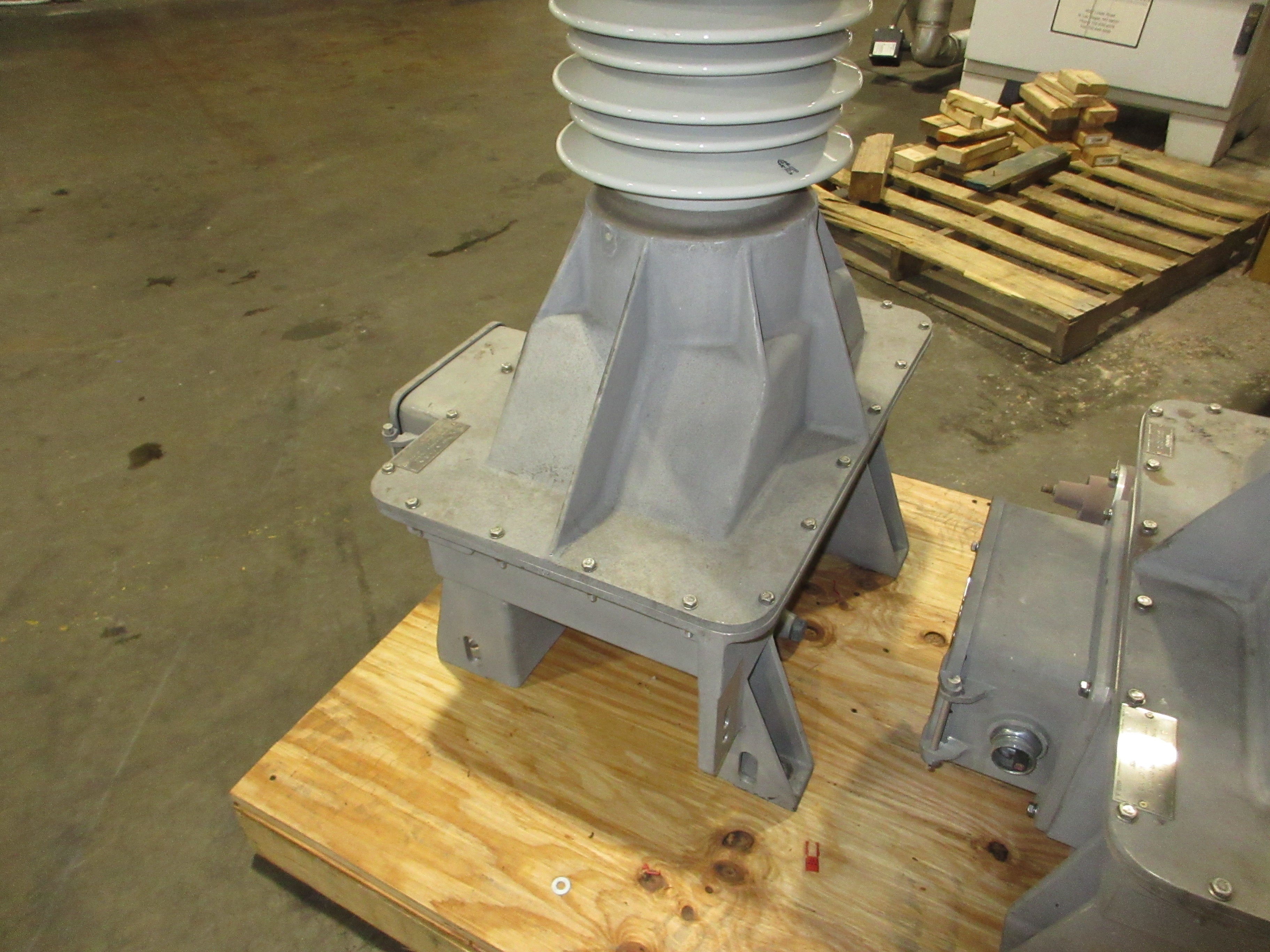 Alstom Oil Filled Outdoor Voltage Transformer UXTR-115 Pri: 69kV 60Hz Used