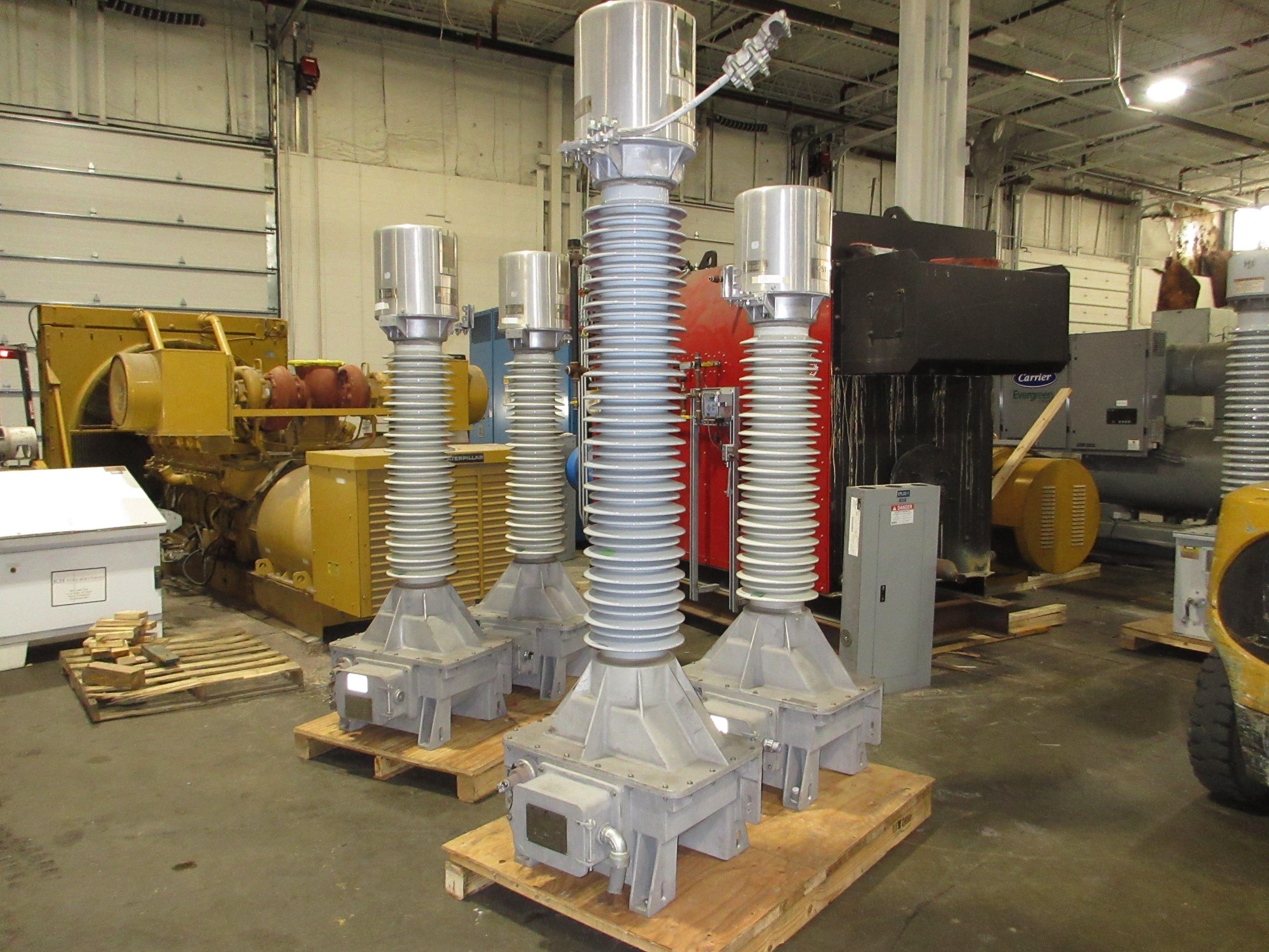 Areva Oil Filled Outdoor Voltage Transformer UXTR-138 Pri: 80.5kV 60Hz Used