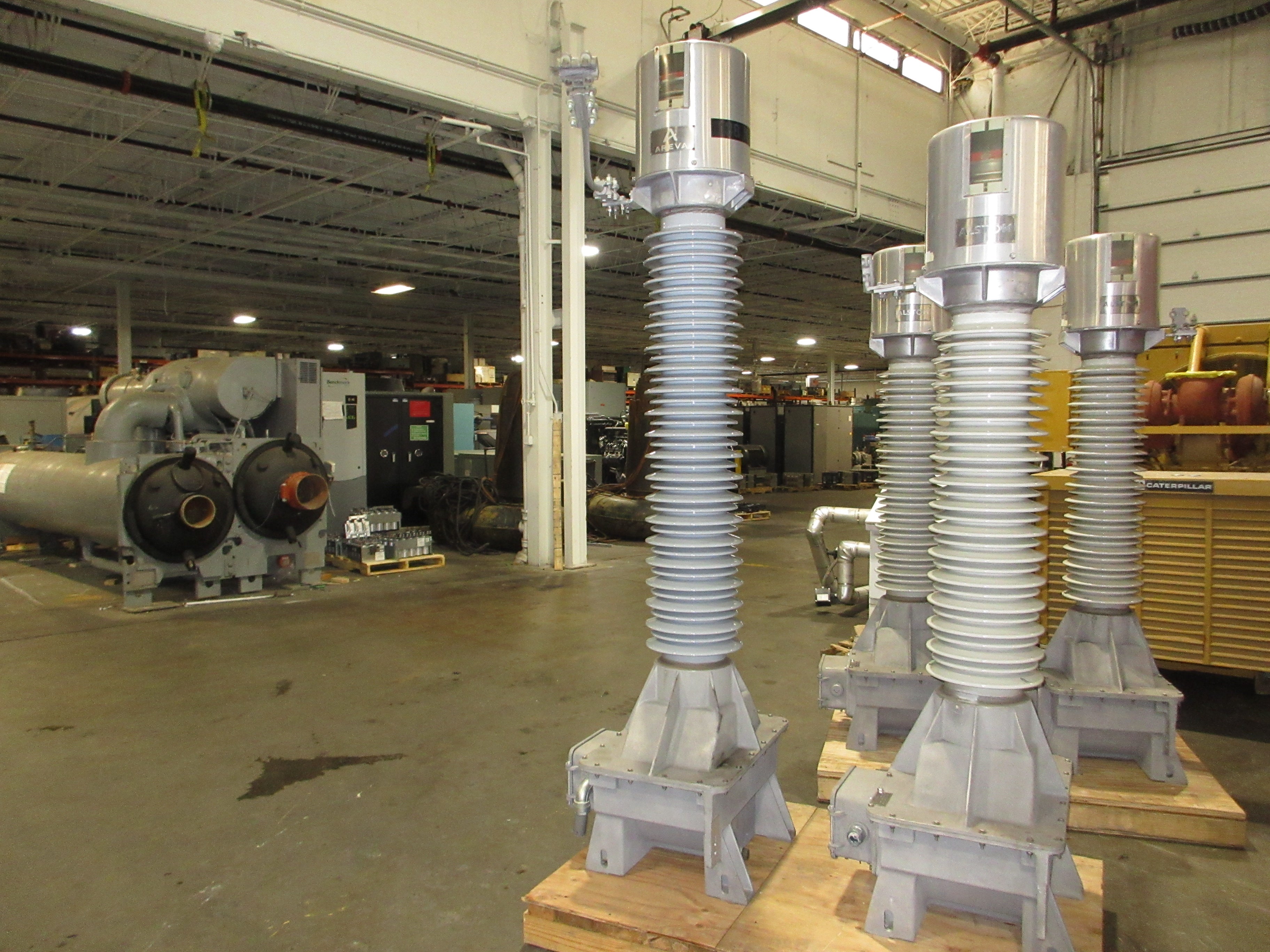 Areva Oil Filled Outdoor Voltage Transformer UXTR-138 Pri: 80.5kV 60Hz Used