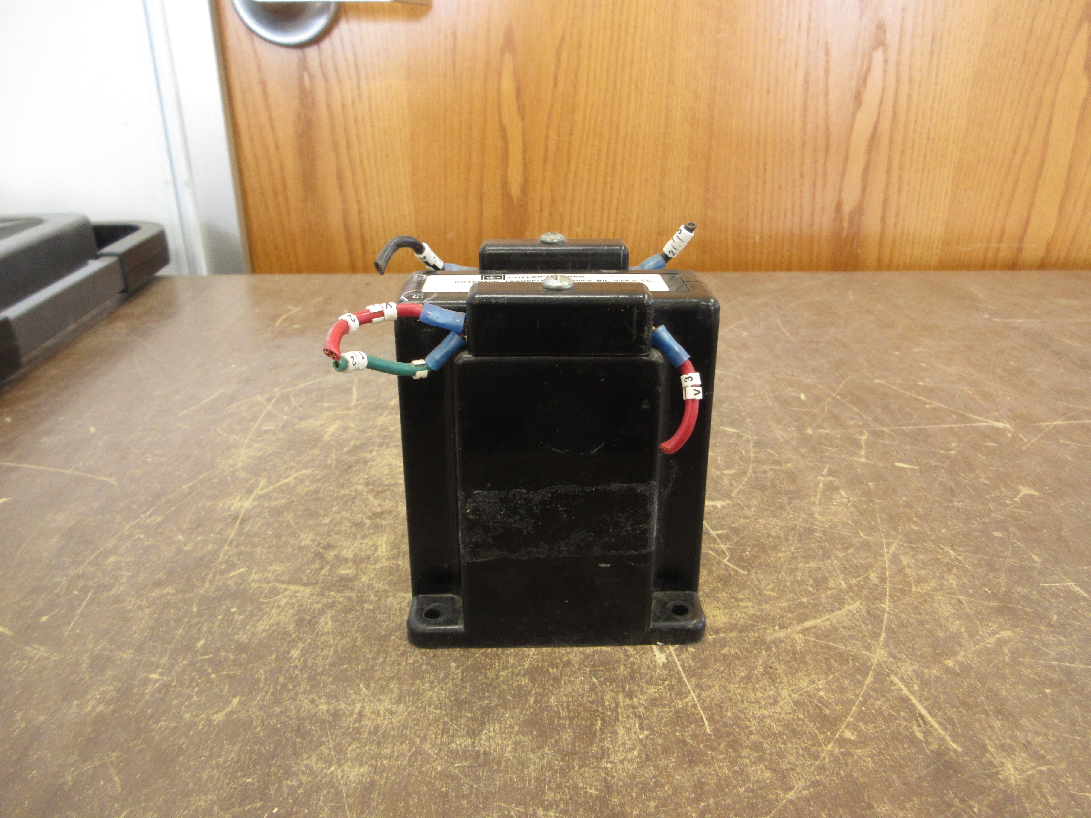 Cutler-Hammer Potential Transformer 4714A56H06 Pri: 480V Ratio 4:1 7.5VA 60Hz