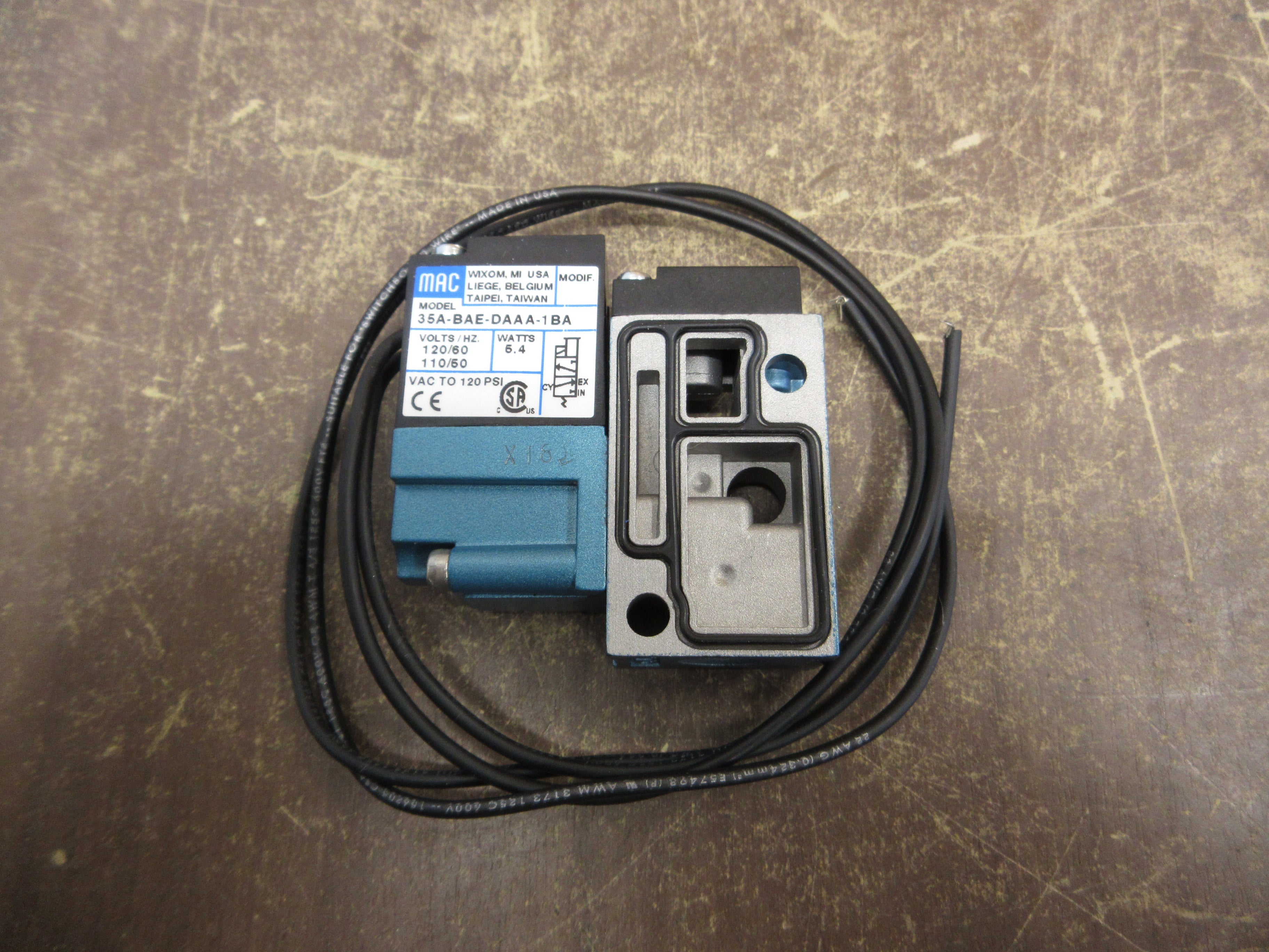 MAC Solenoid Valve 35A-BAE-DAAA-1BA New Surplus