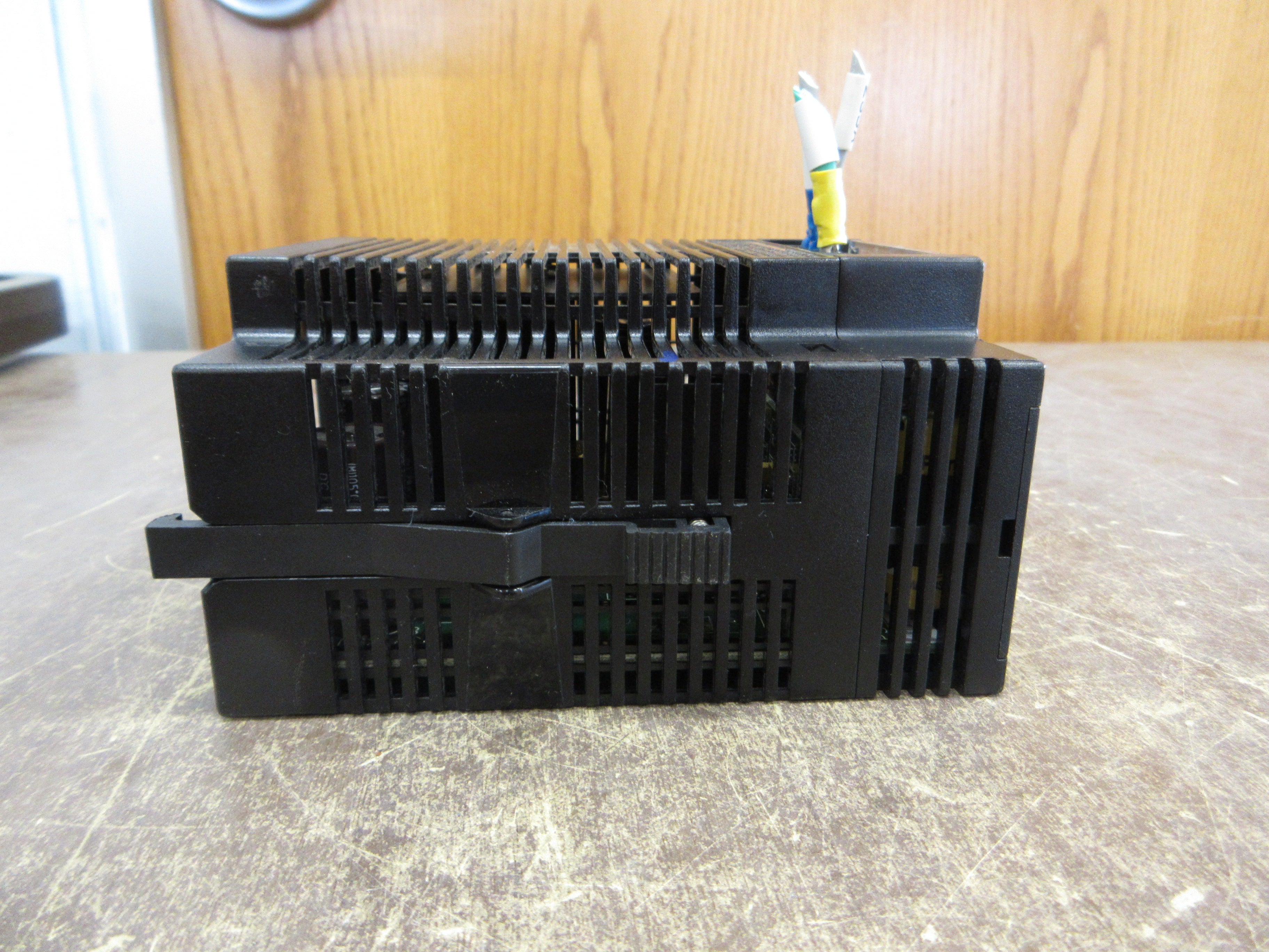 GE Fanuc Series 90-30 Power Supply IC693PWR331C 24VDC Hi-Cap 30W Used